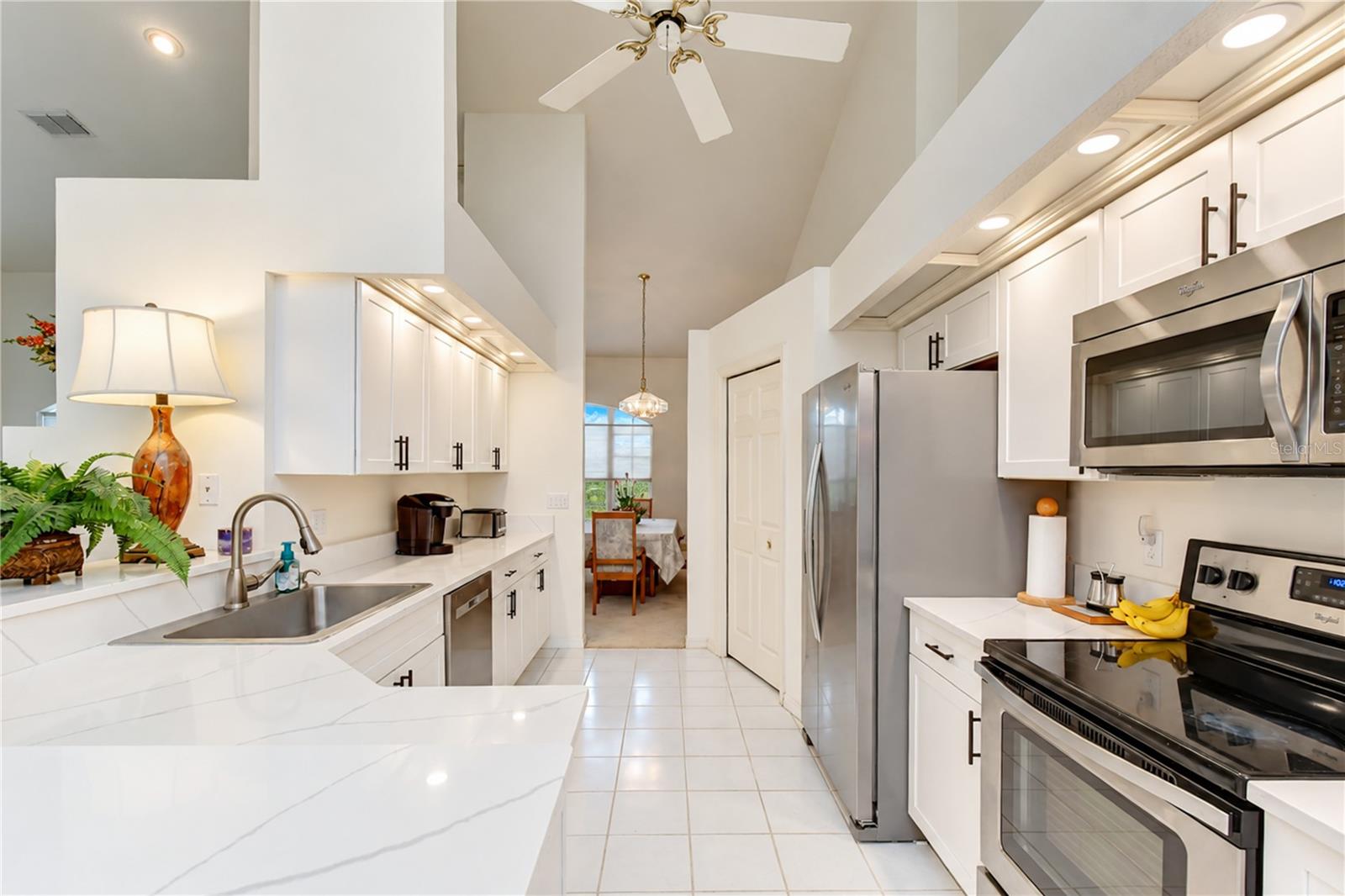 2255 EAGLE BLUFF DR — photo 8