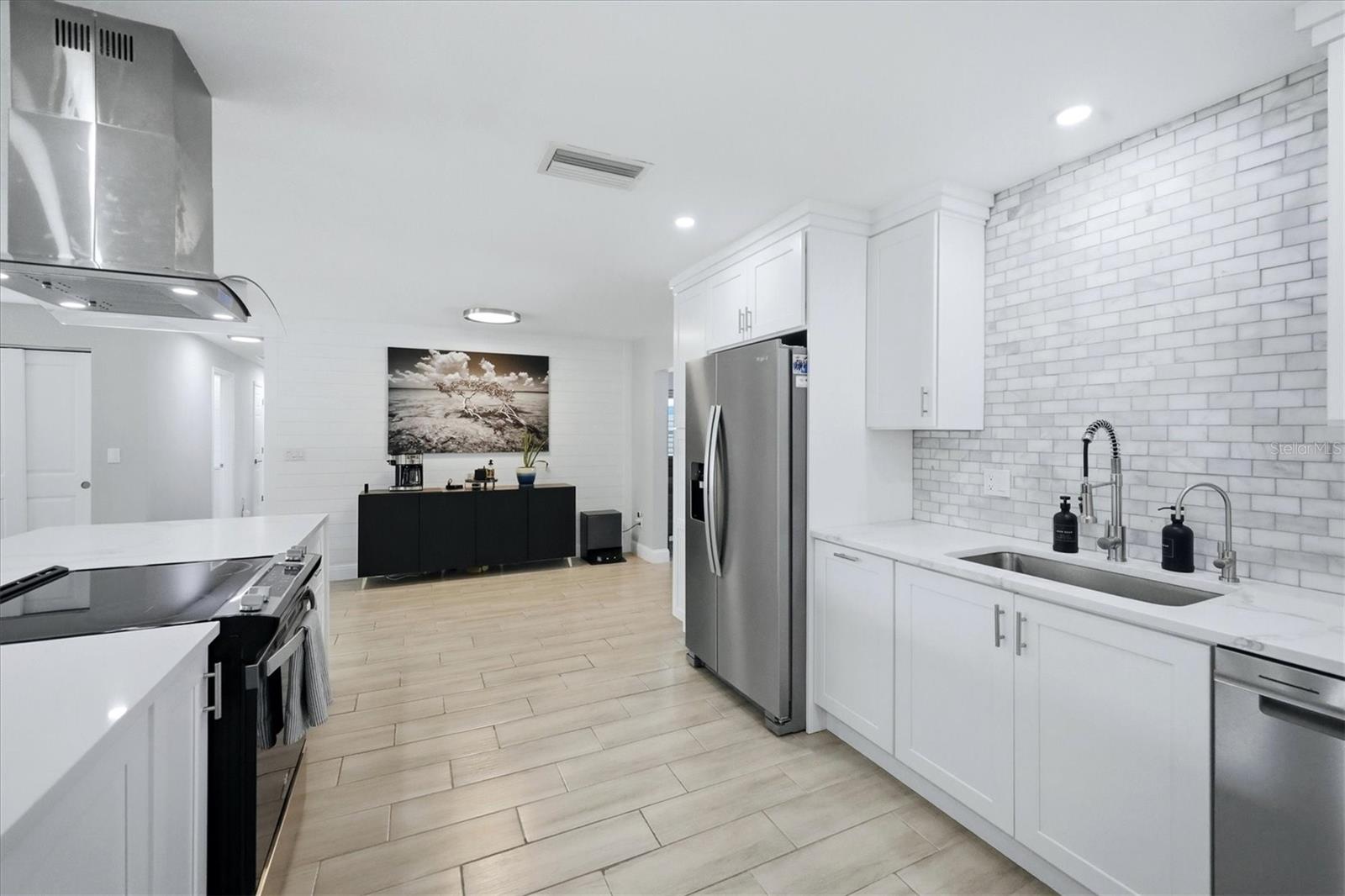 5605 SAWGRASS RD — photo 14