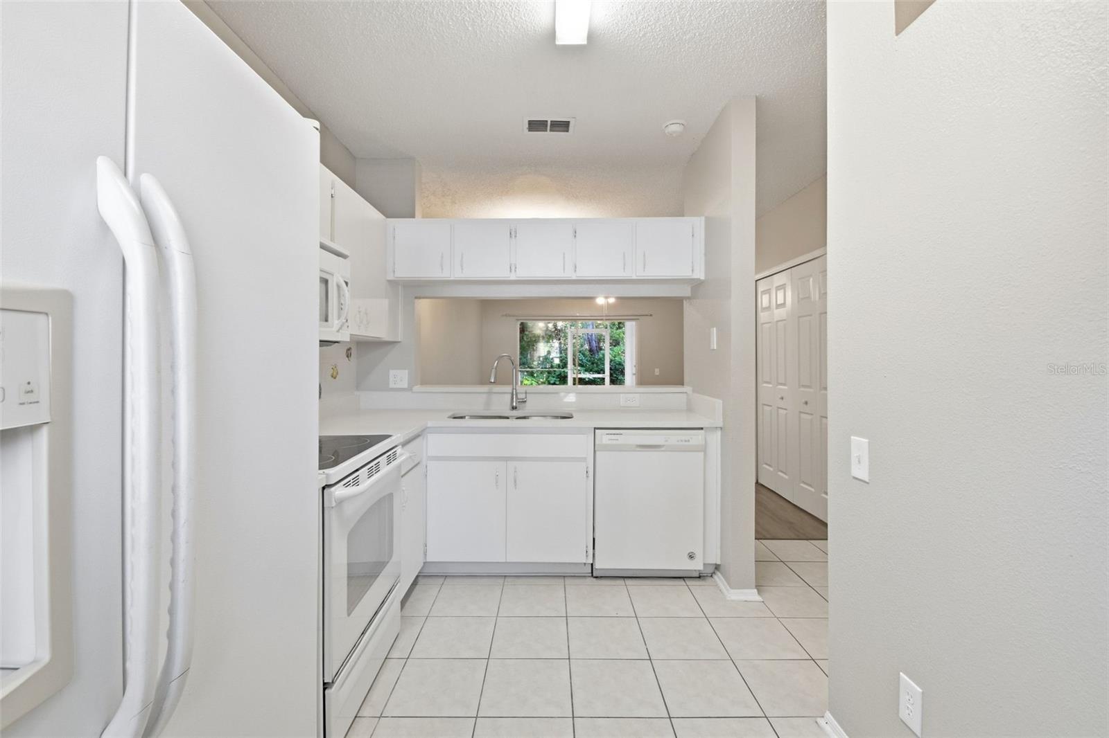 5512 CARROLLWOOD KEY DR — photo 24