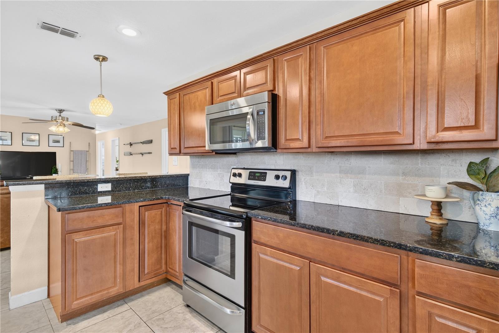 3058 GRAND VIEW AVE — photo 13