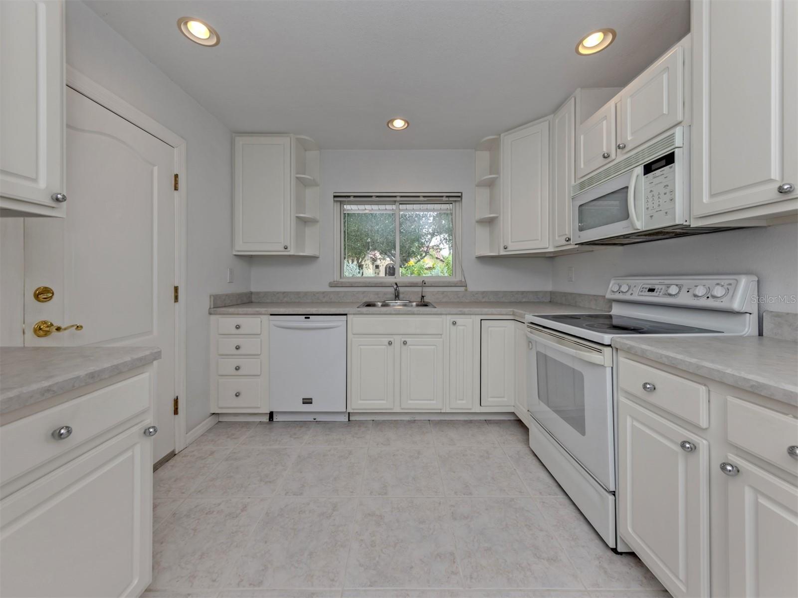 324 PONCE DE LEON AVE — photo 15