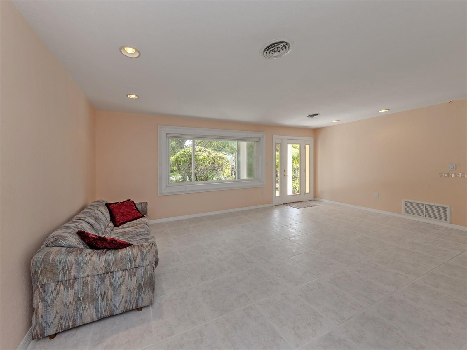 324 PONCE DE LEON AVE — photo 10