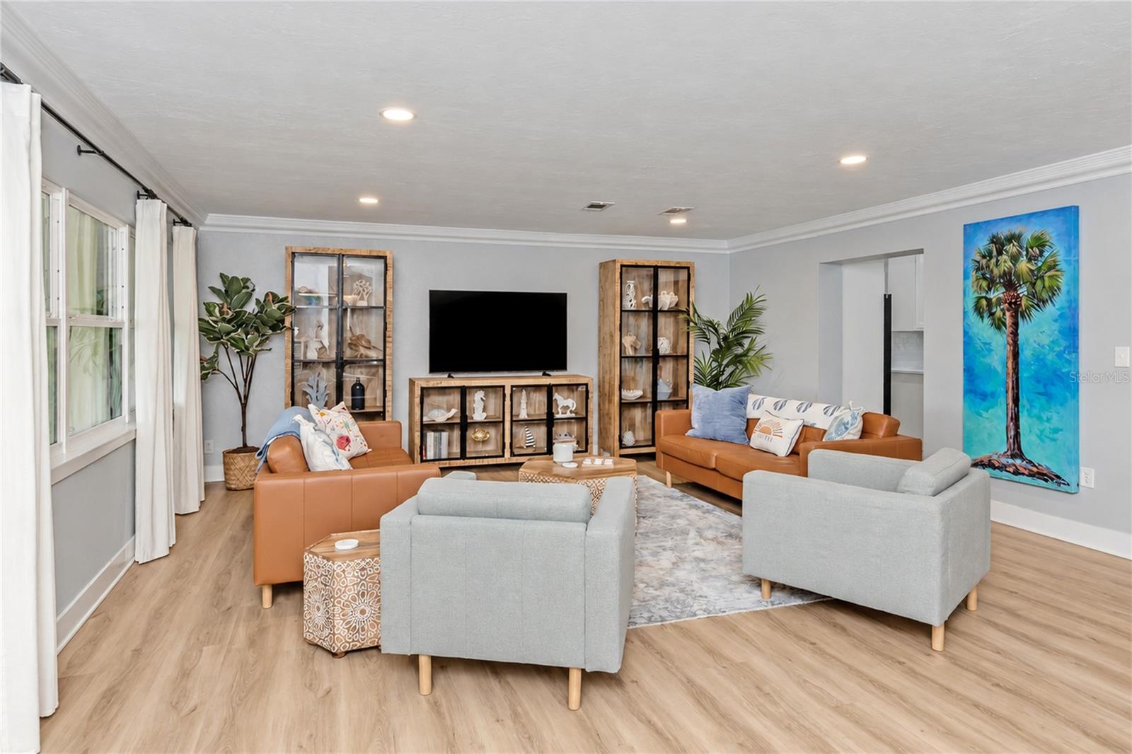 324 BEACH RD — photo 10