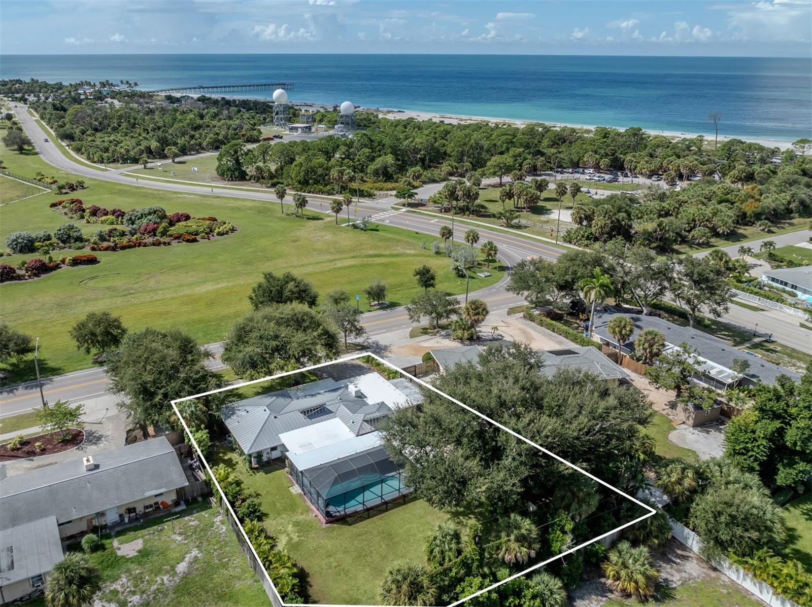 324 BEACH RD — photo 2