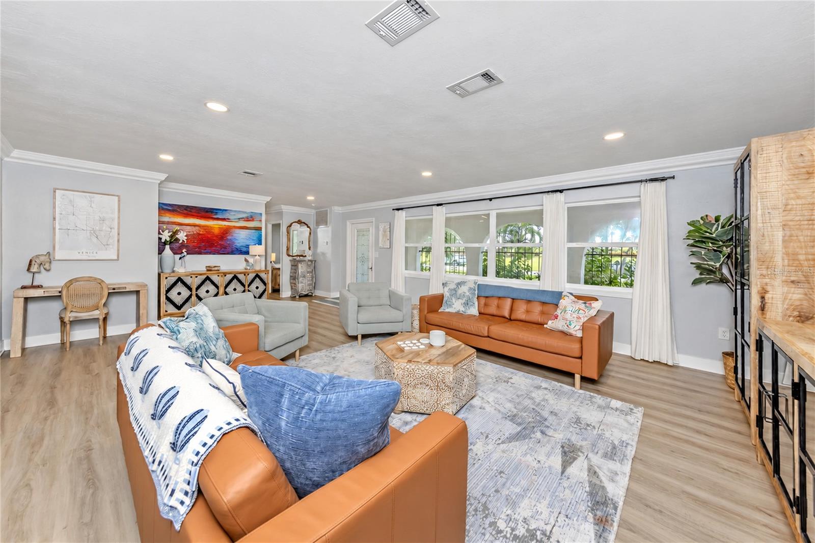 324 BEACH RD — photo 9