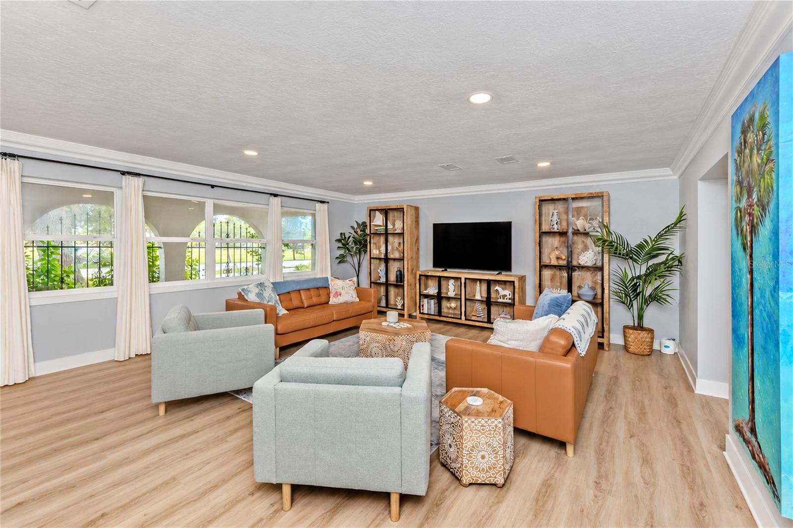 324 BEACH RD — photo 4