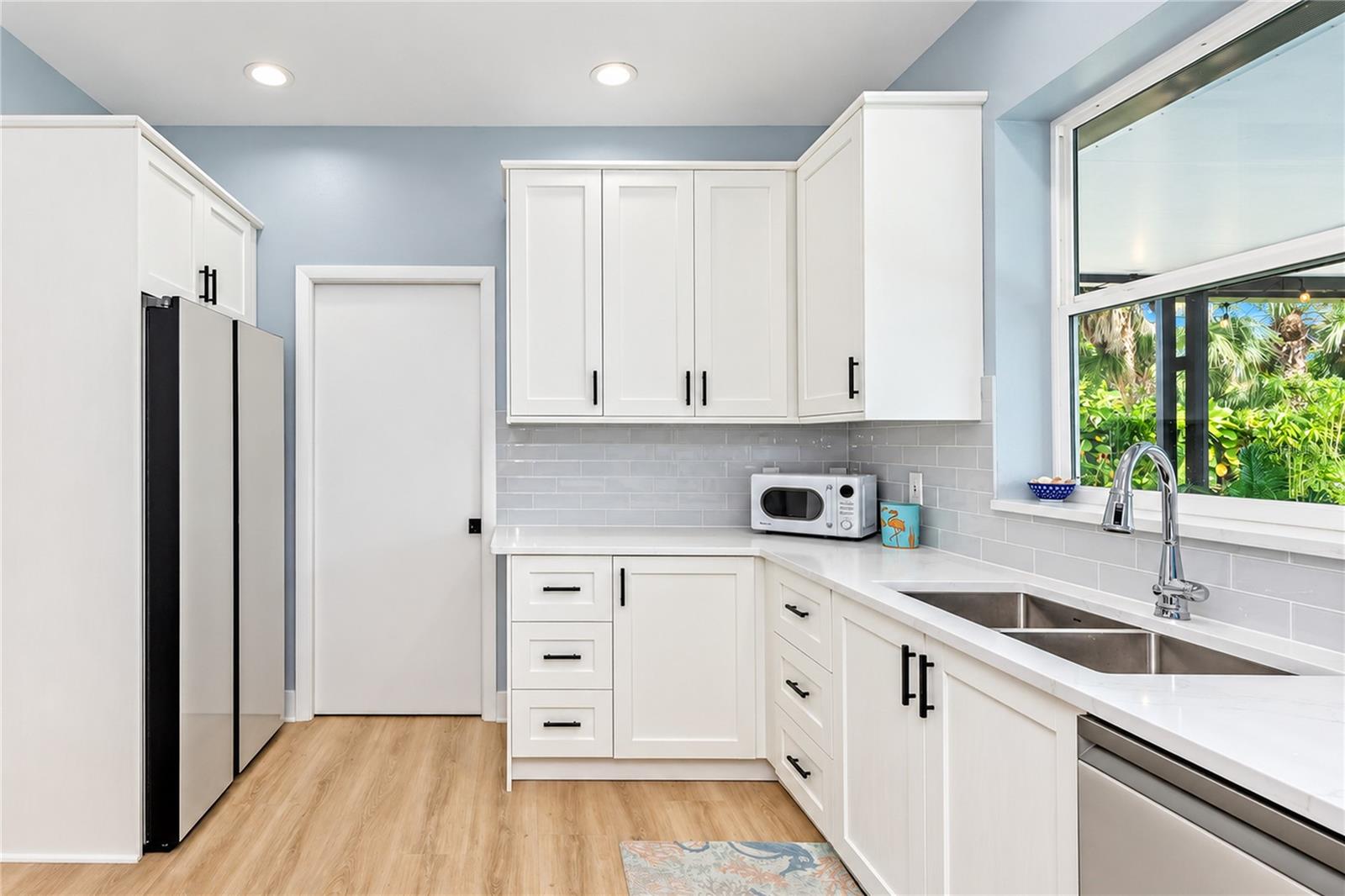 324 BEACH RD — photo 14