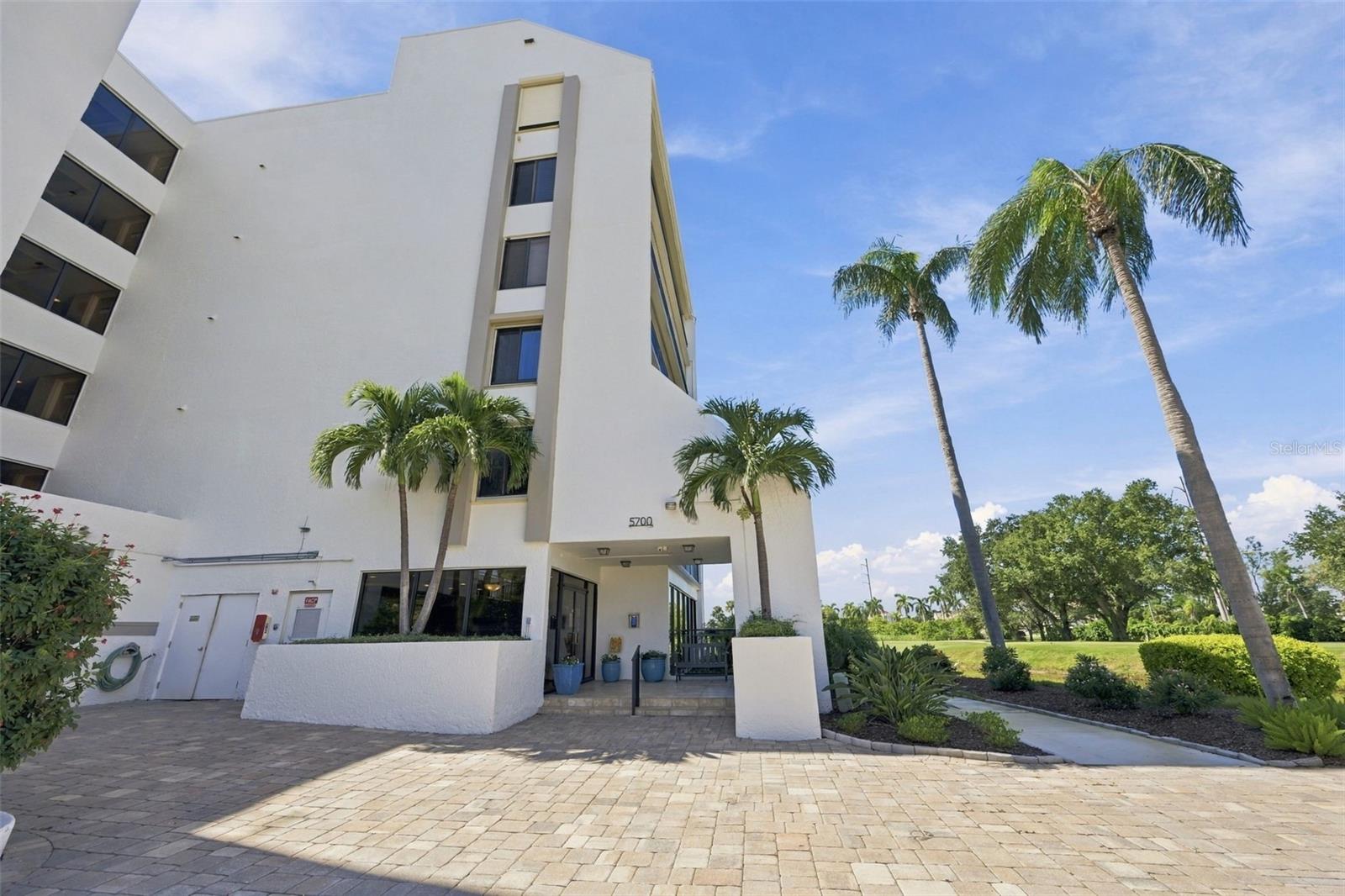 5700 ESCONDIDA BLVD S #401 — photo 2