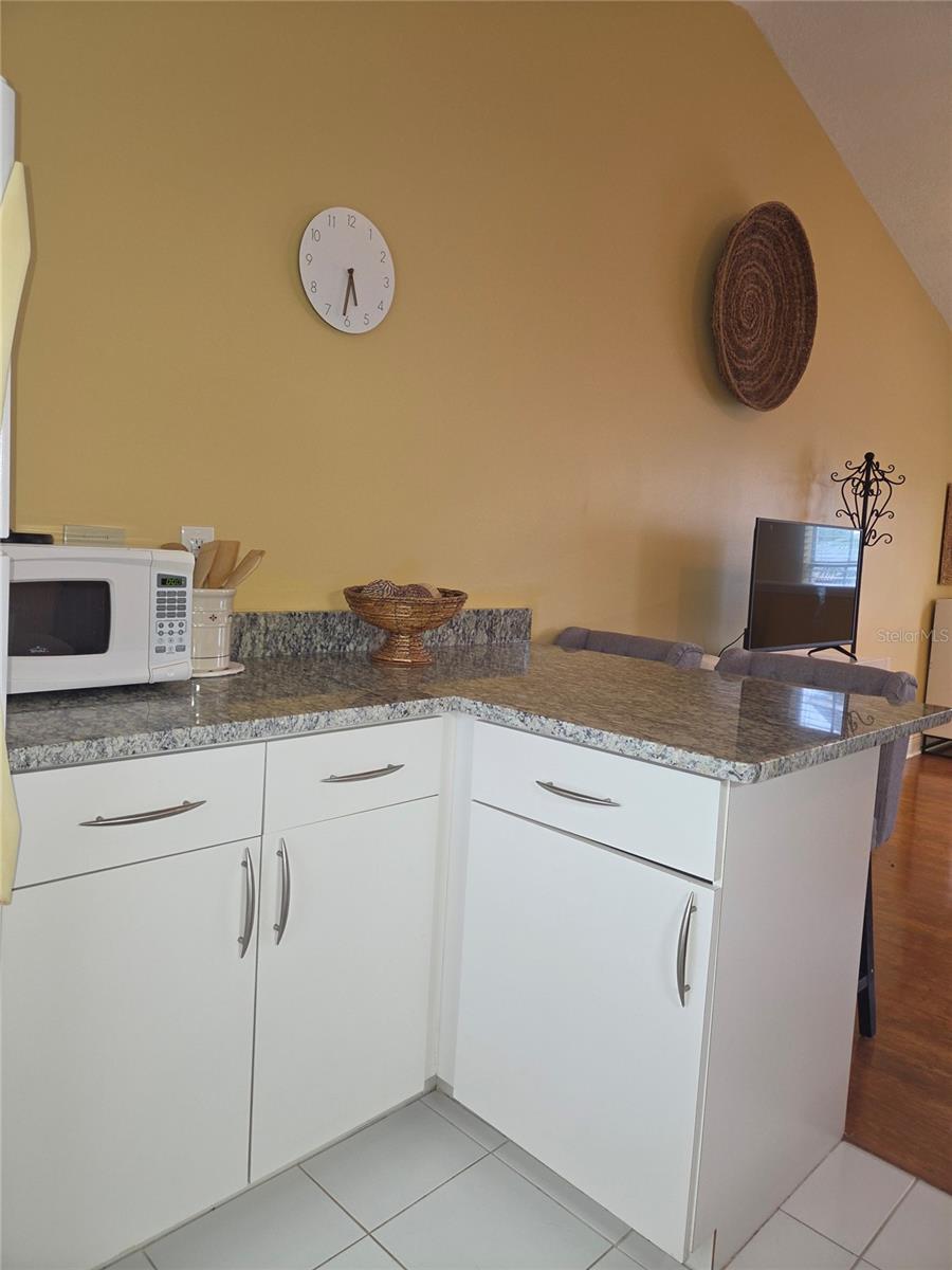 14602 BOURNEMOUTH RD #LOFT — photo 11