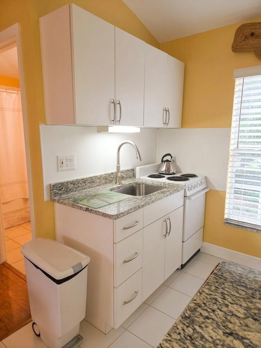 14602 BOURNEMOUTH RD #LOFT — photo 9