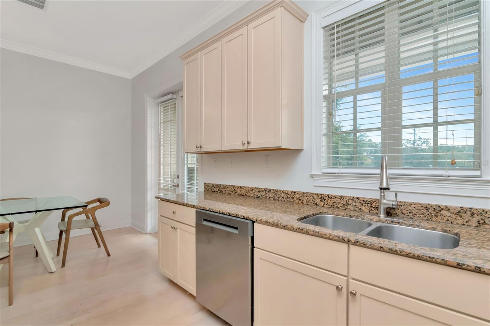 1008 S MOODY AVE #2 — photo 30