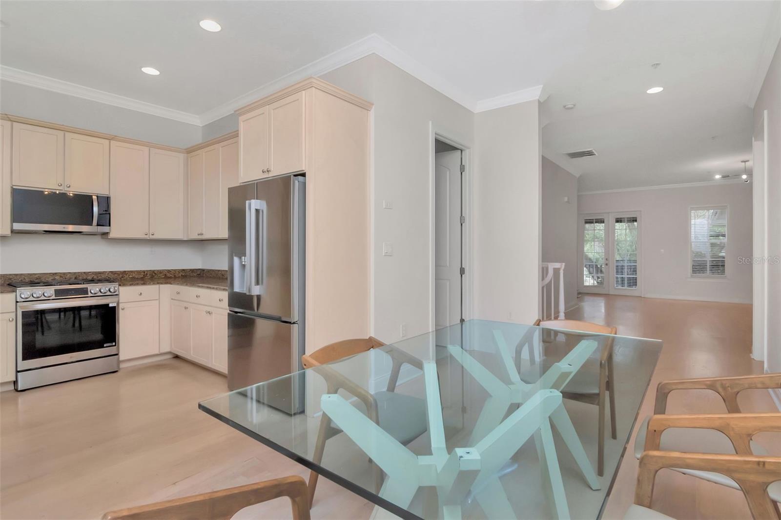 1008 S MOODY AVE #2 — photo 35