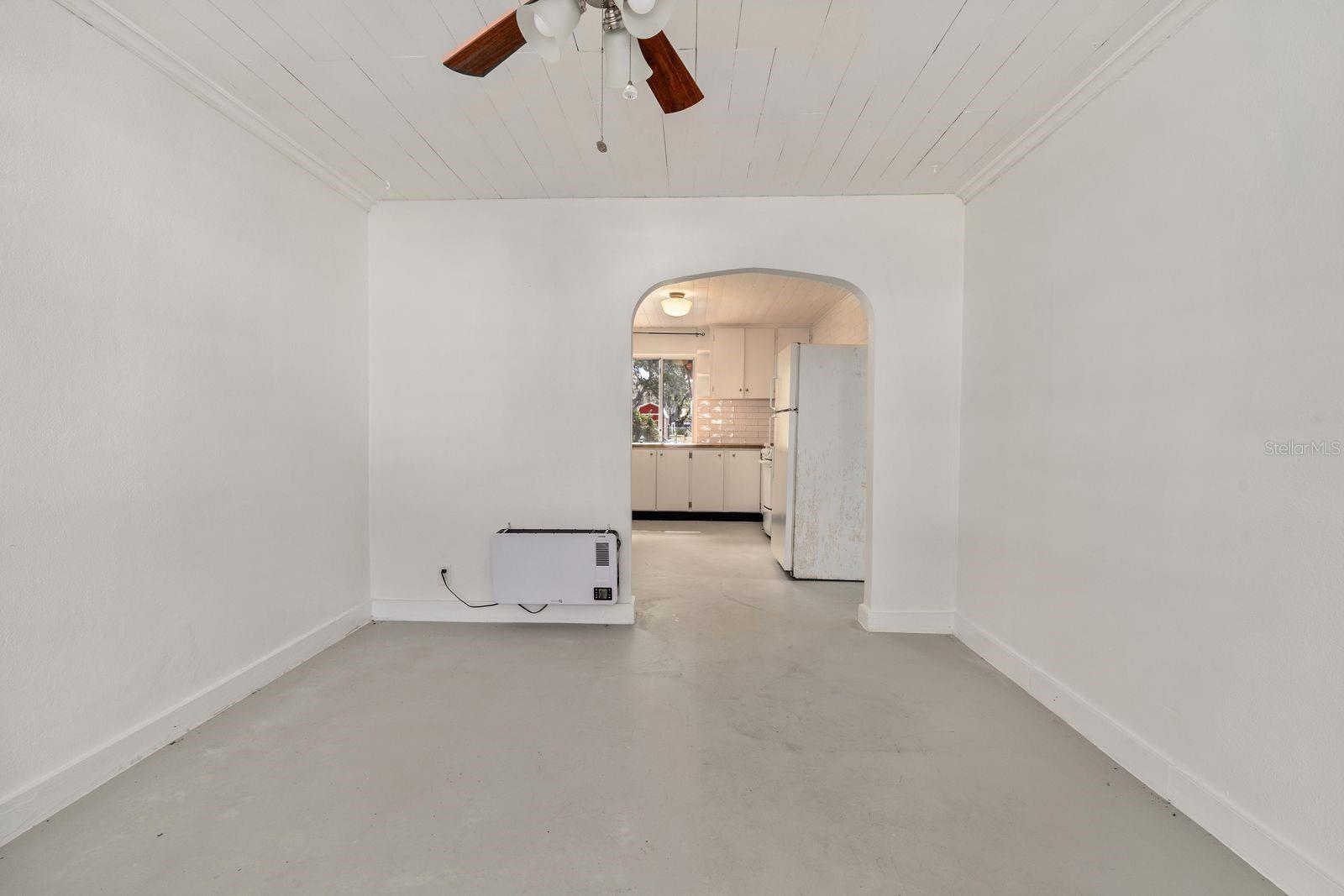 5914 N OLA AVE — photo 4
