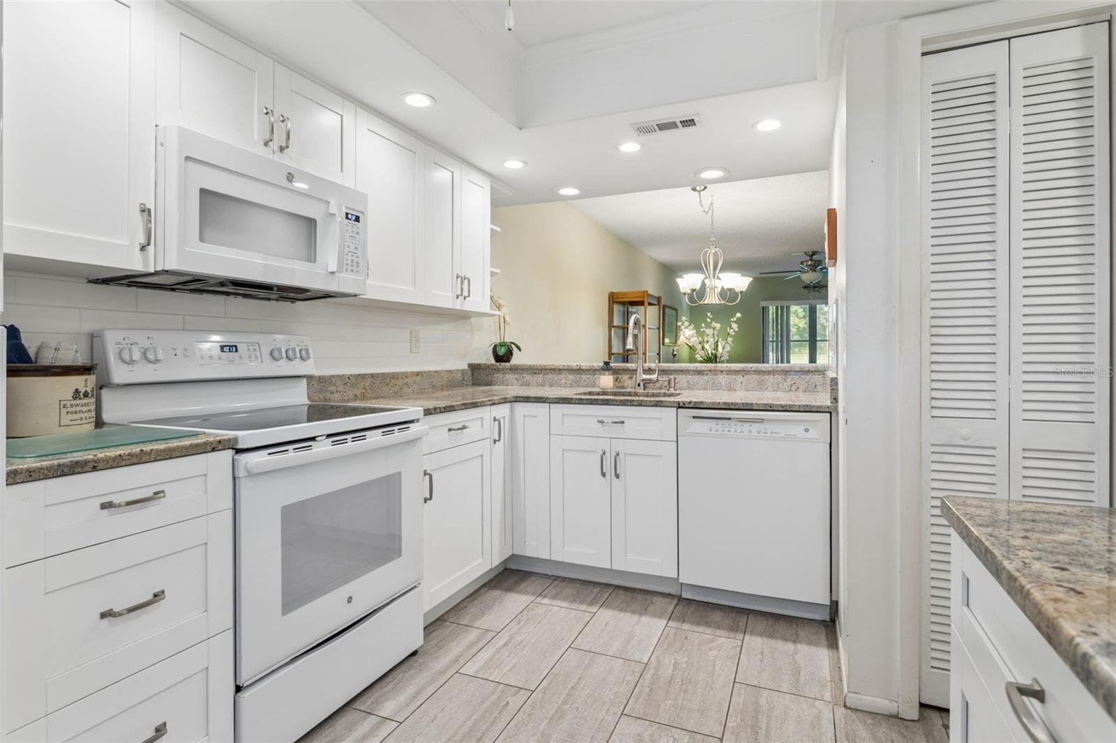 127 NANCY DR #127 — photo 11