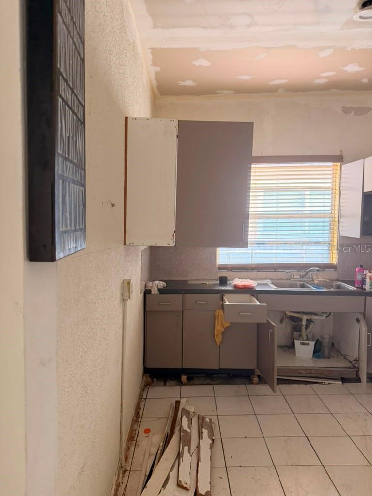 2323 W CHESTNUT ST — photo 5
