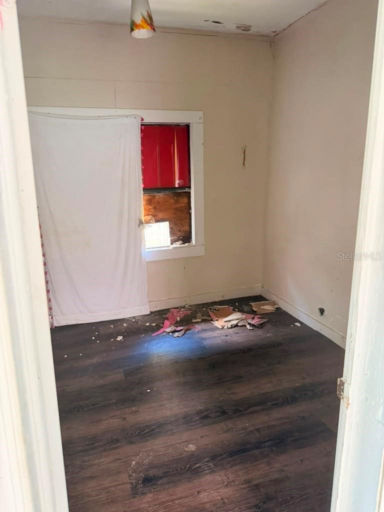 2323 W CHESTNUT ST — photo 3