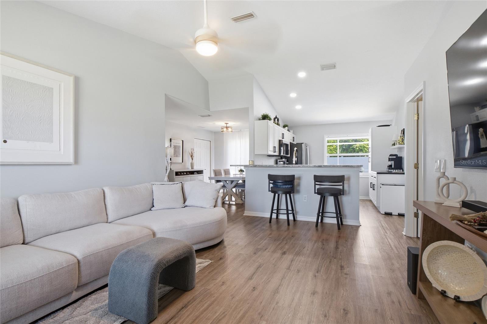 5295 DREW RD — photo 3