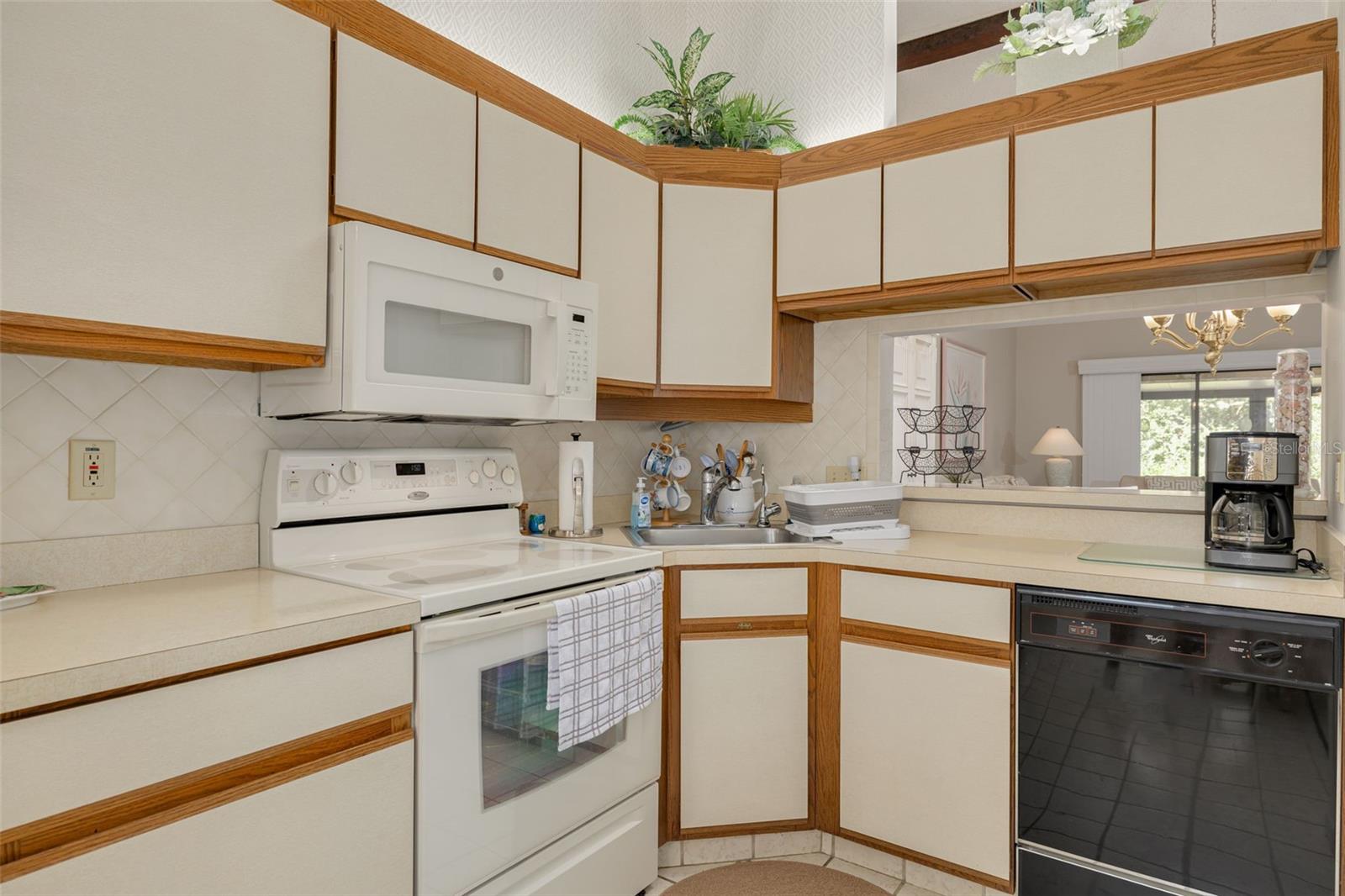 3185 CHARTER CLUB DR #B — photo 8