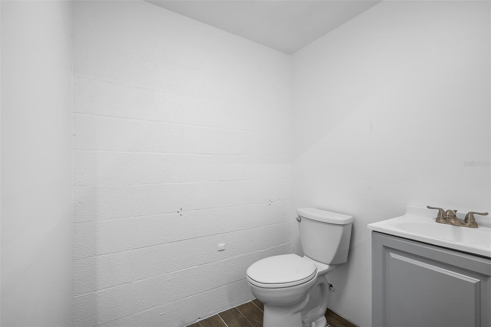 4023 7TH TER S — photo 3
