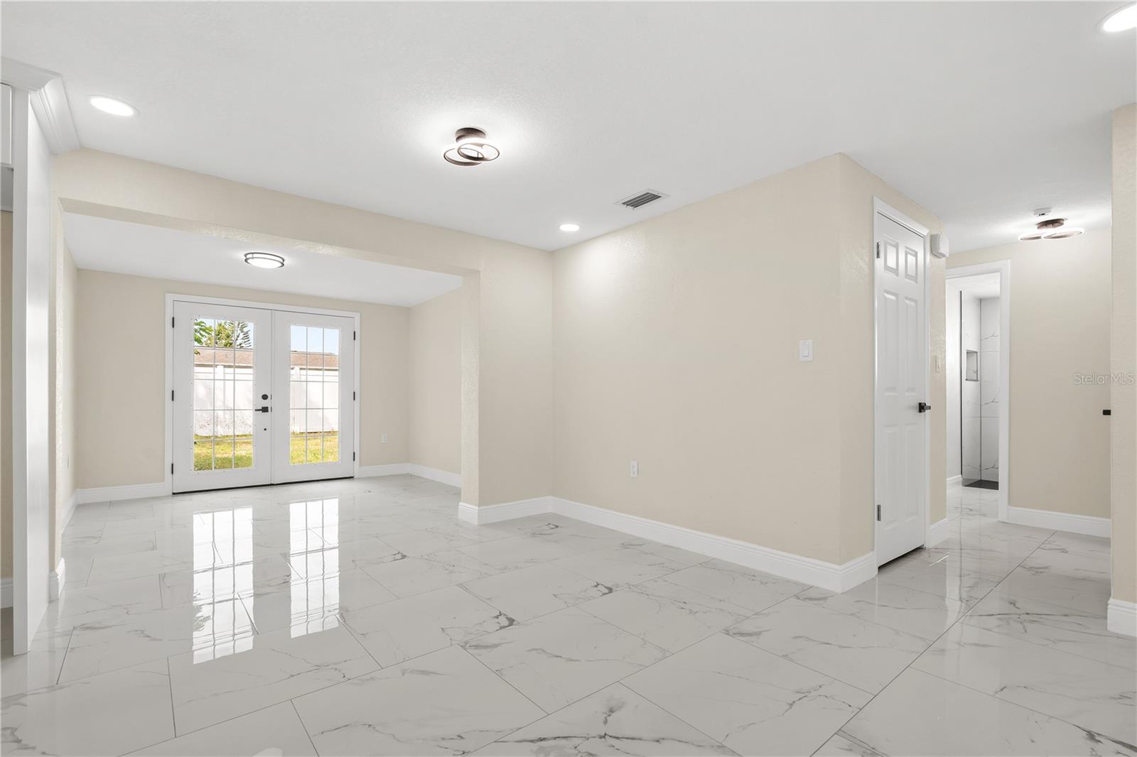 3041 HOLIDAY LAKE DR — photo 6