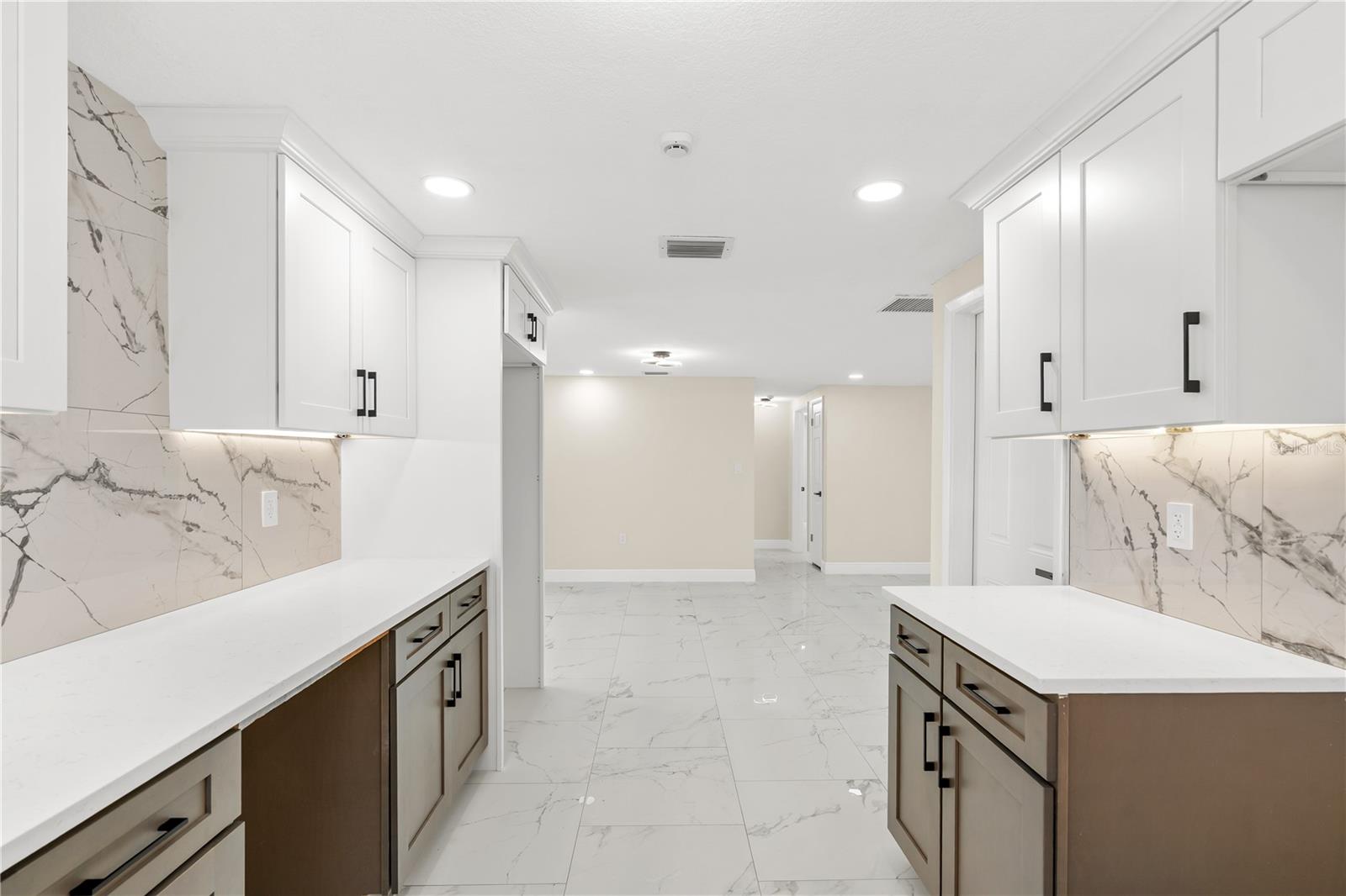 3041 HOLIDAY LAKE DR — photo 10