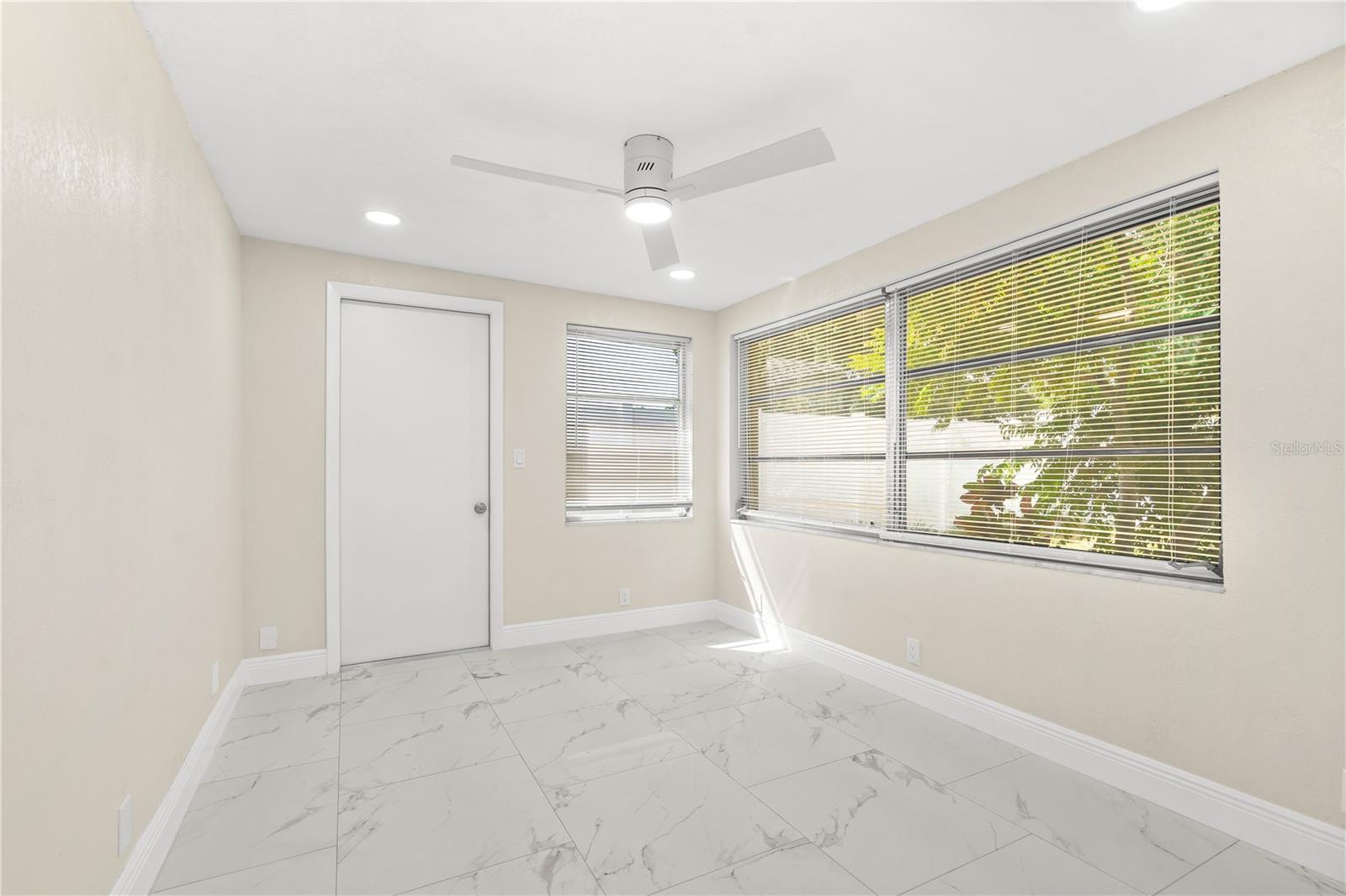 3041 HOLIDAY LAKE DR — photo 12