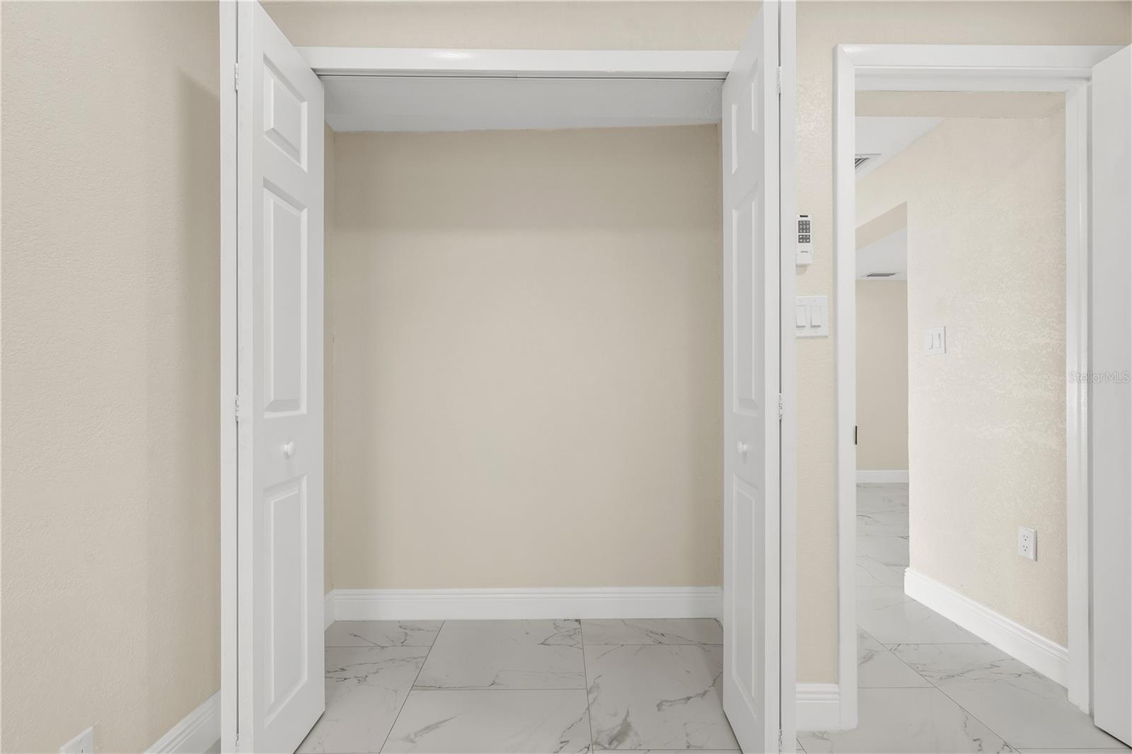 3041 HOLIDAY LAKE DR — photo 14