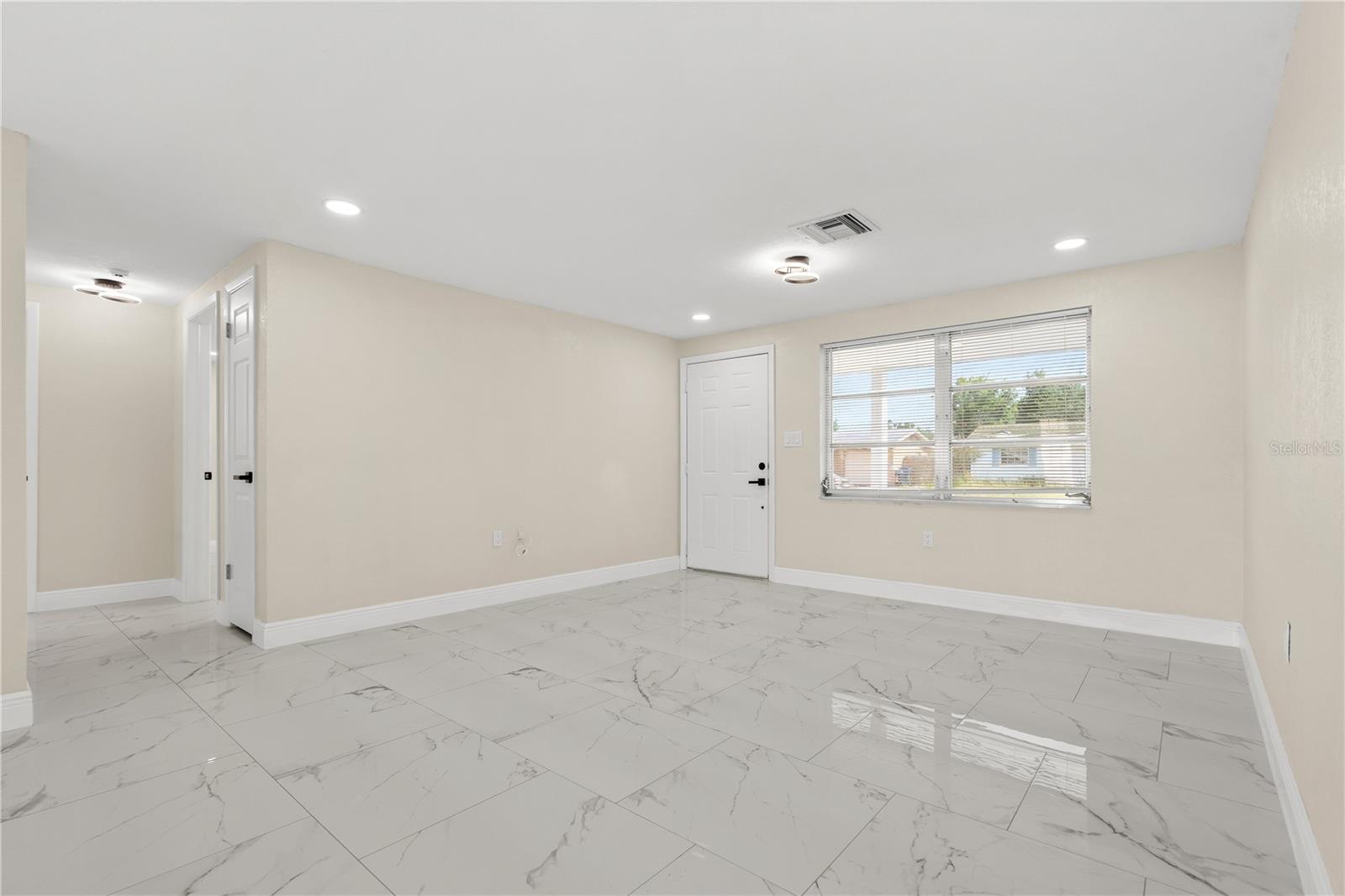 3041 HOLIDAY LAKE DR — photo 5