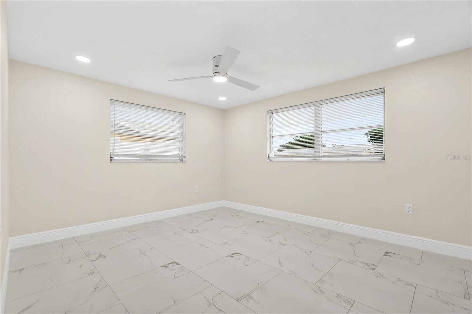 3041 HOLIDAY LAKE DR — photo 15