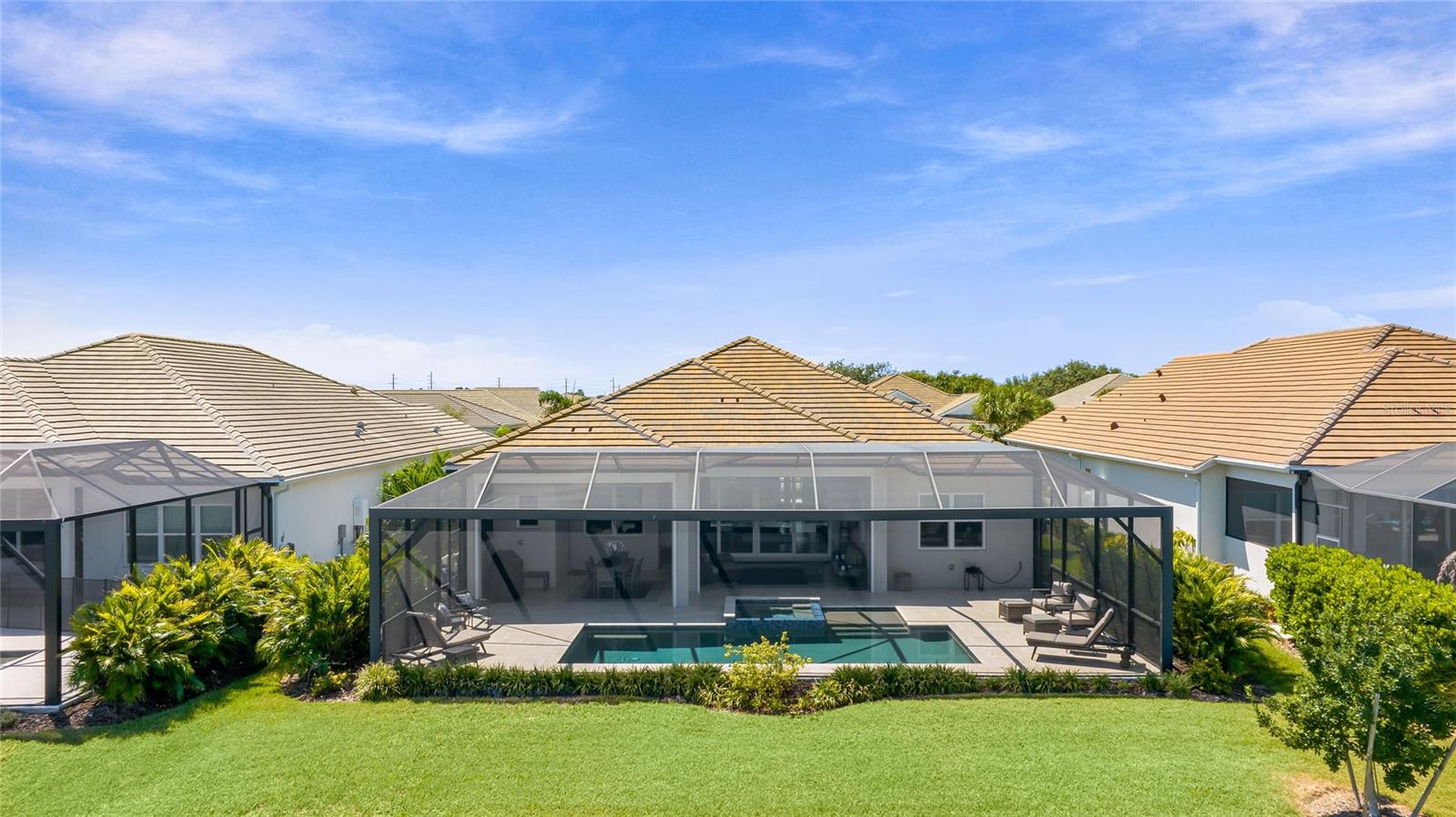 8035 WATERBEND TRL — photo 3