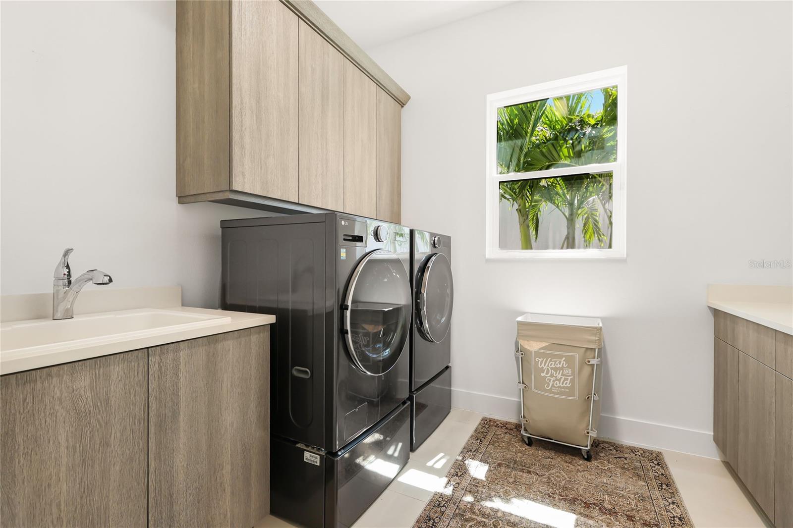 8035 WATERBEND TRL — photo 37