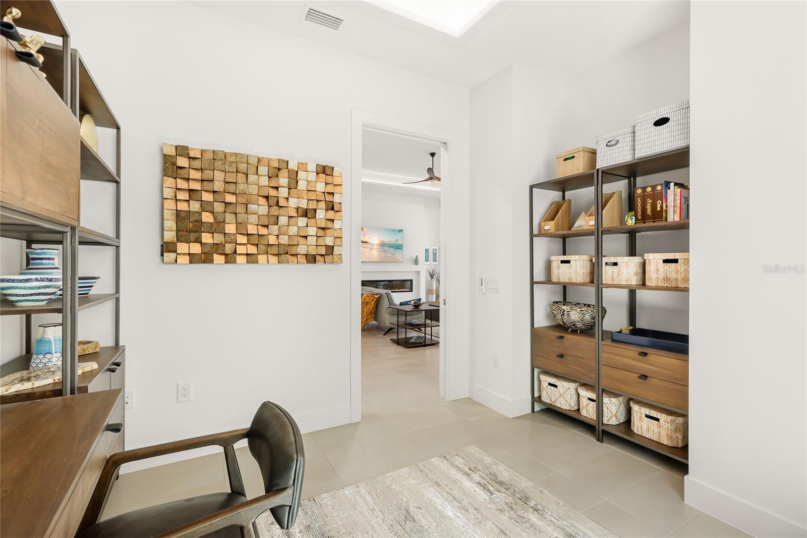 8035 WATERBEND TRL — photo 36