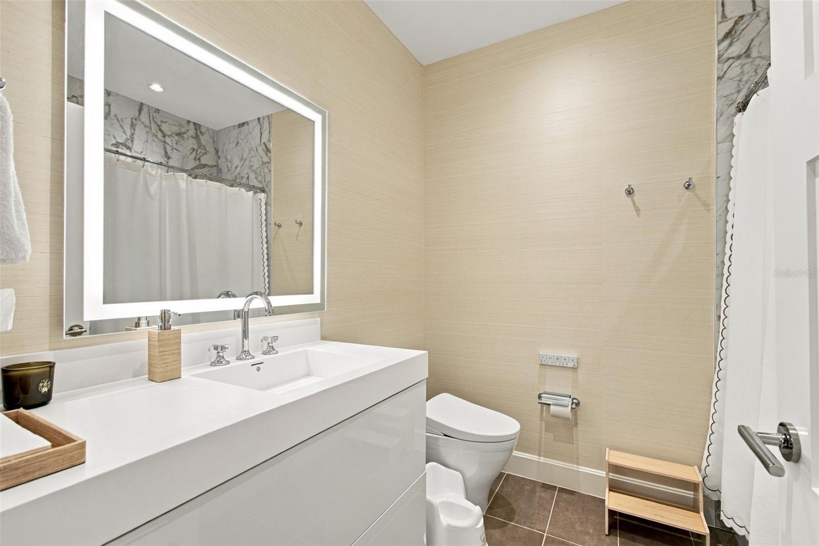 126 4TH AVE NE #1202 — photo 52