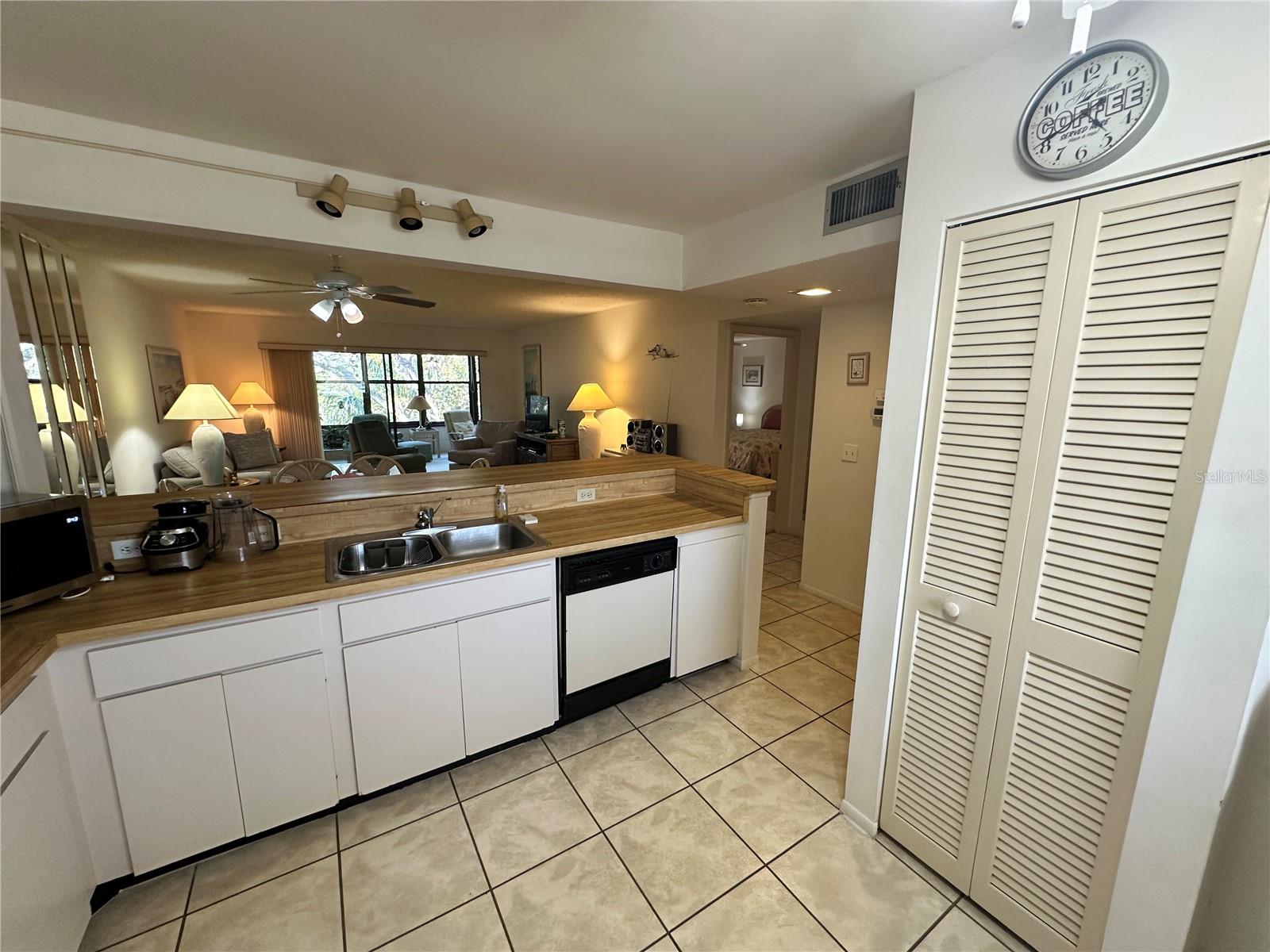 346 SPRINGDALE DR W #346 — photo 8