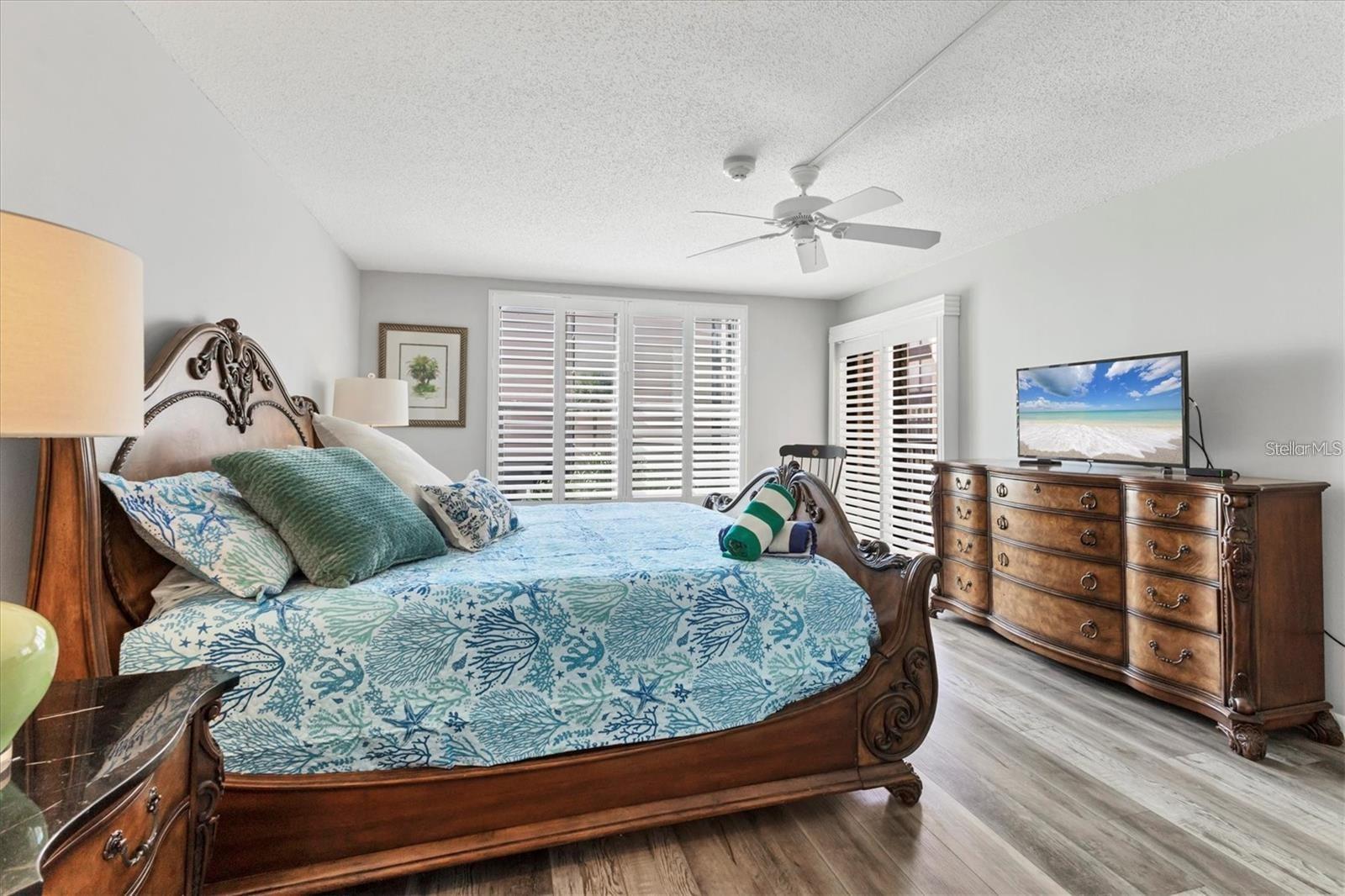 6480 MIDNIGHT PASS RD #311 — photo 4