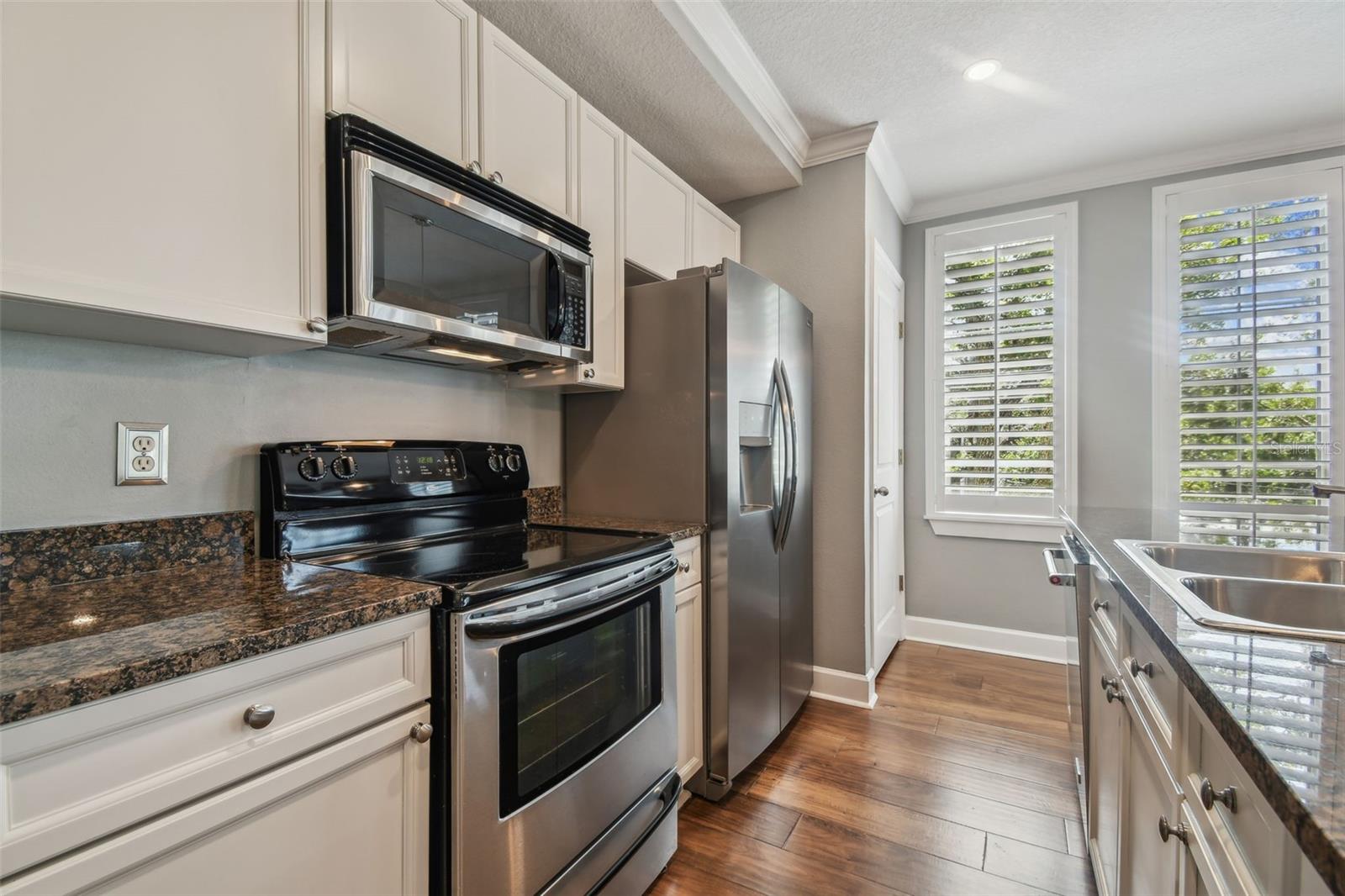 435 S OREGON AVE E #304 — photo 5