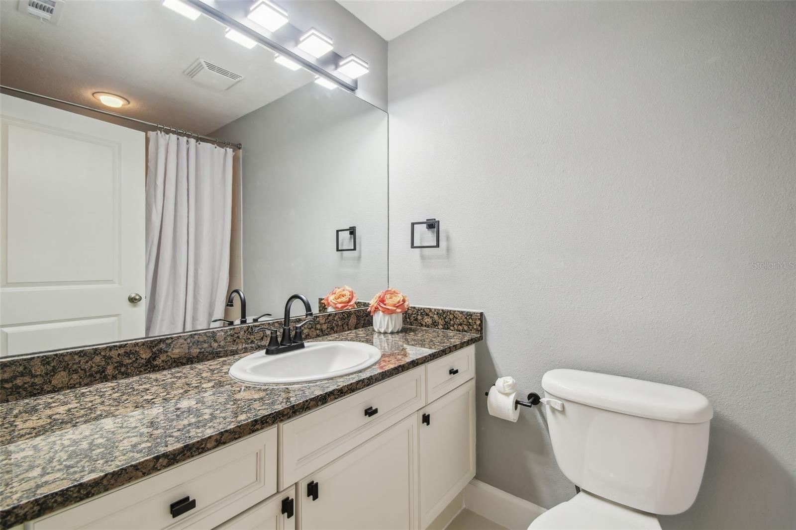 435 S OREGON AVE E #304 — photo 22