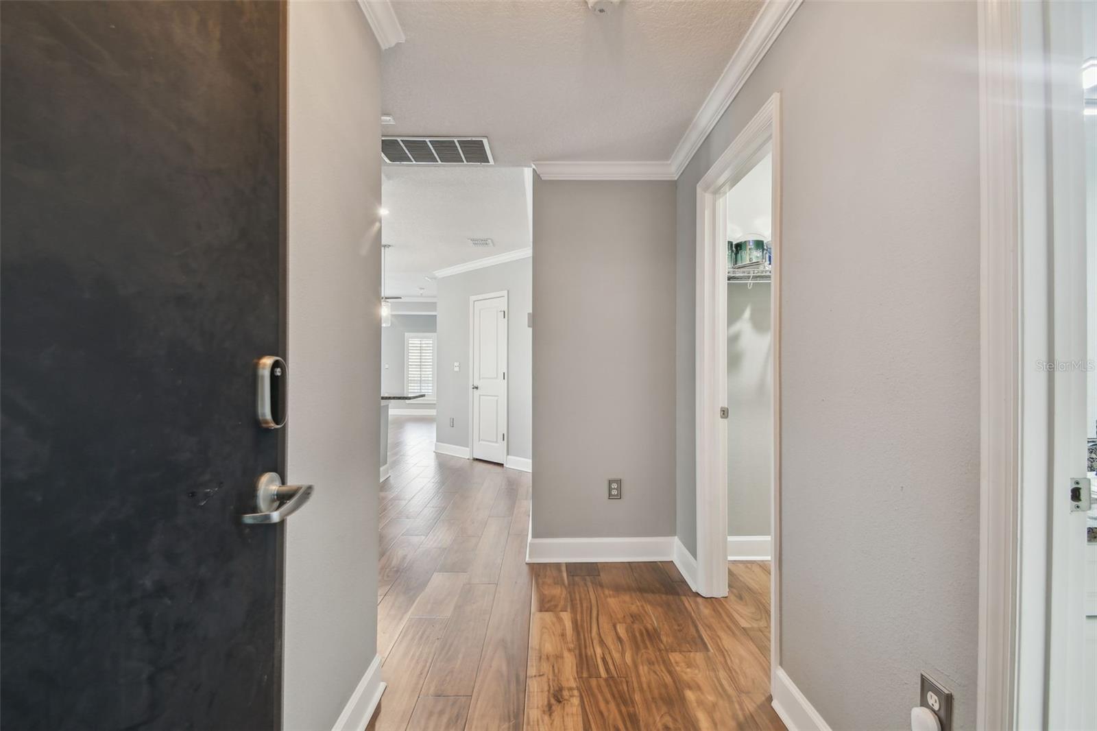 435 S OREGON AVE E #304 — photo 4