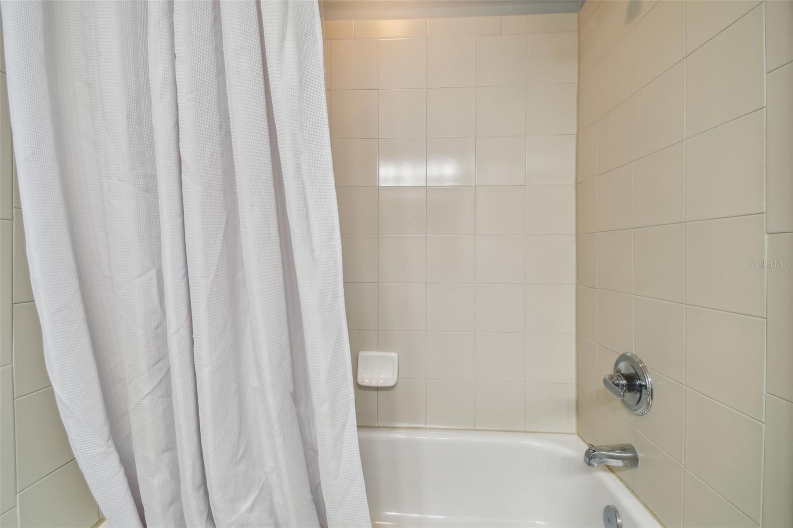 435 S OREGON AVE E #304 — photo 23