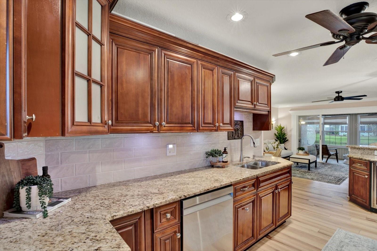 9010 LAKE PLACE LN — photo 5