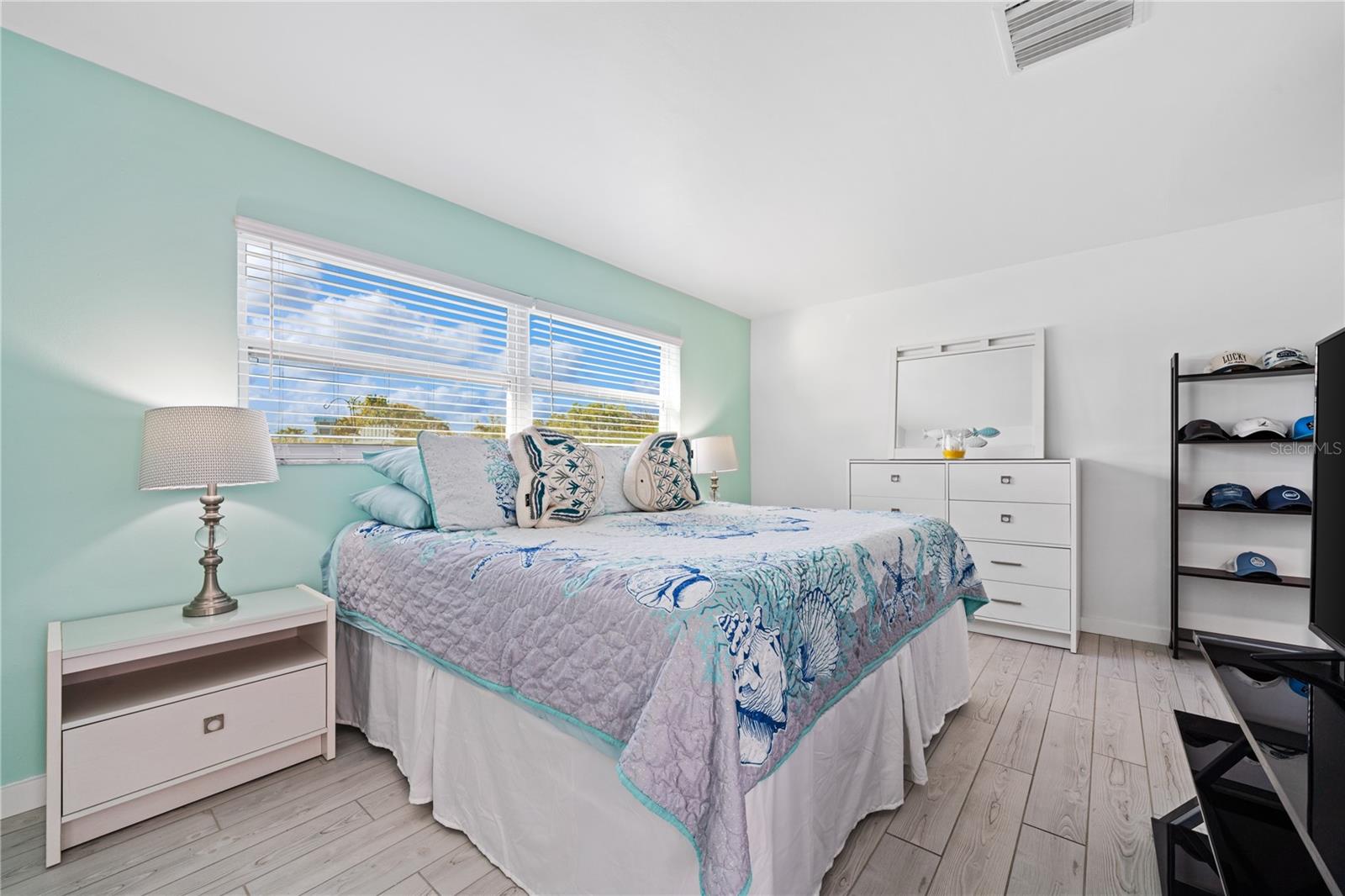 632 SHORE DR — photo 23