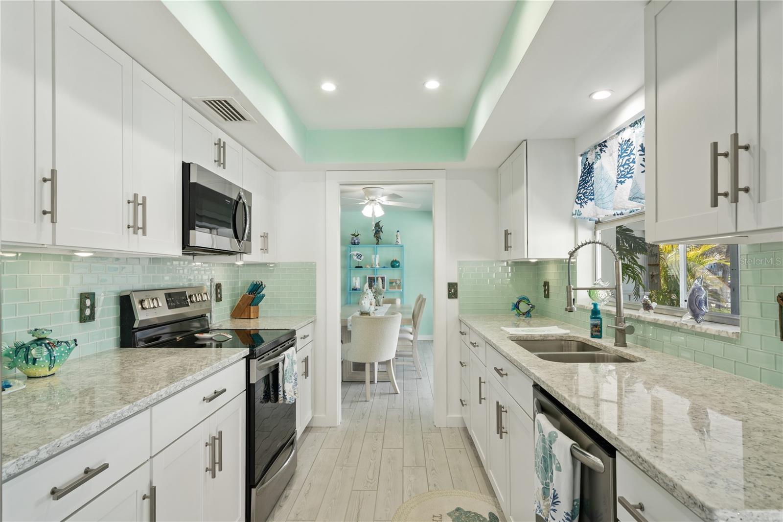 632 SHORE DR — photo 17