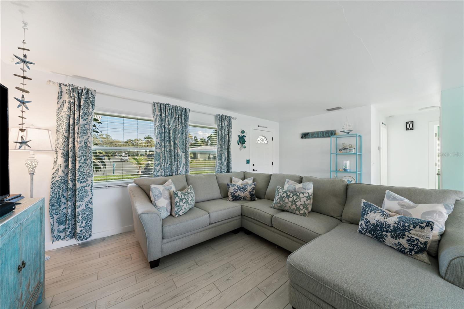 632 SHORE DR — photo 6