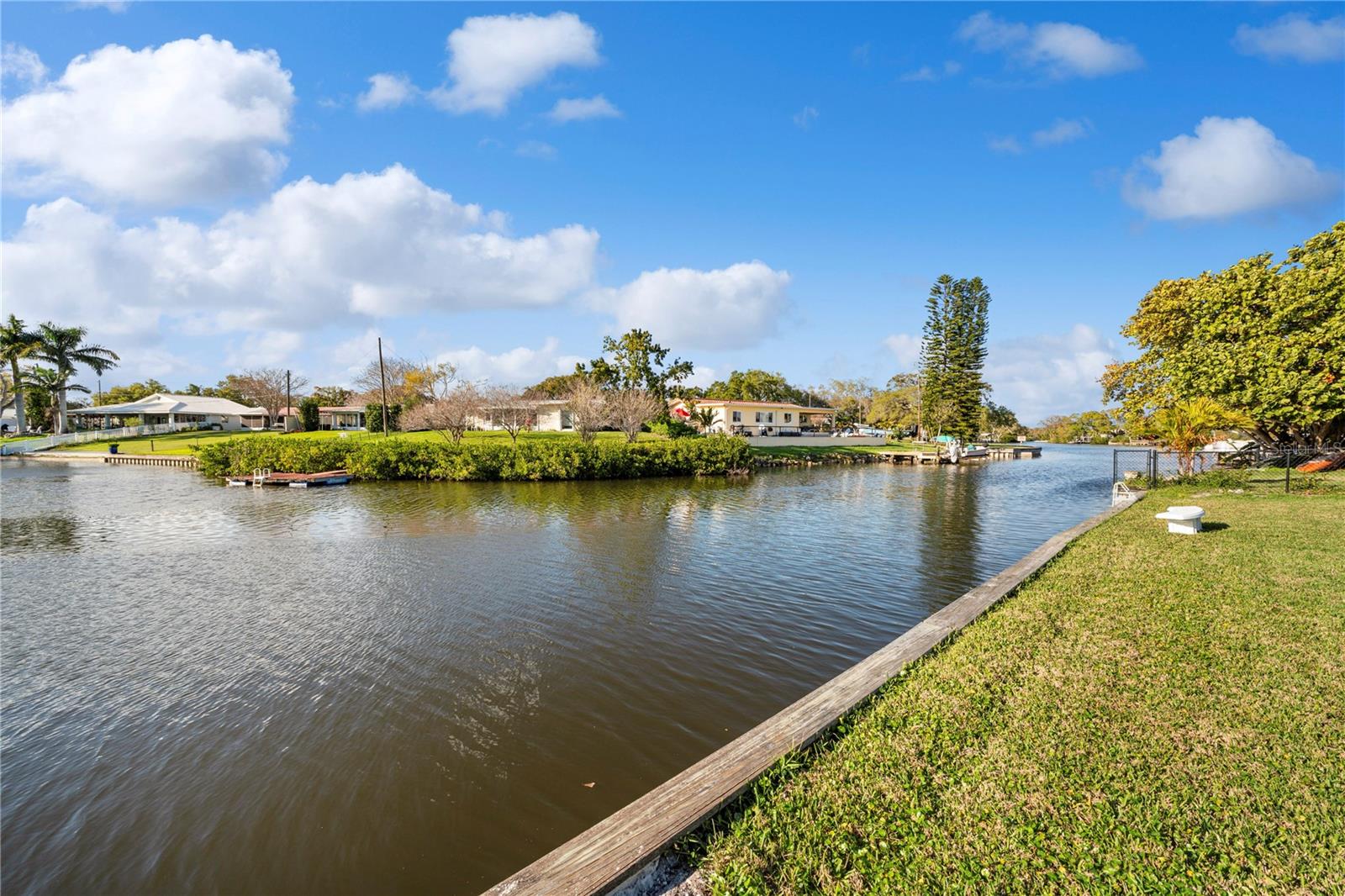632 SHORE DR — photo 47