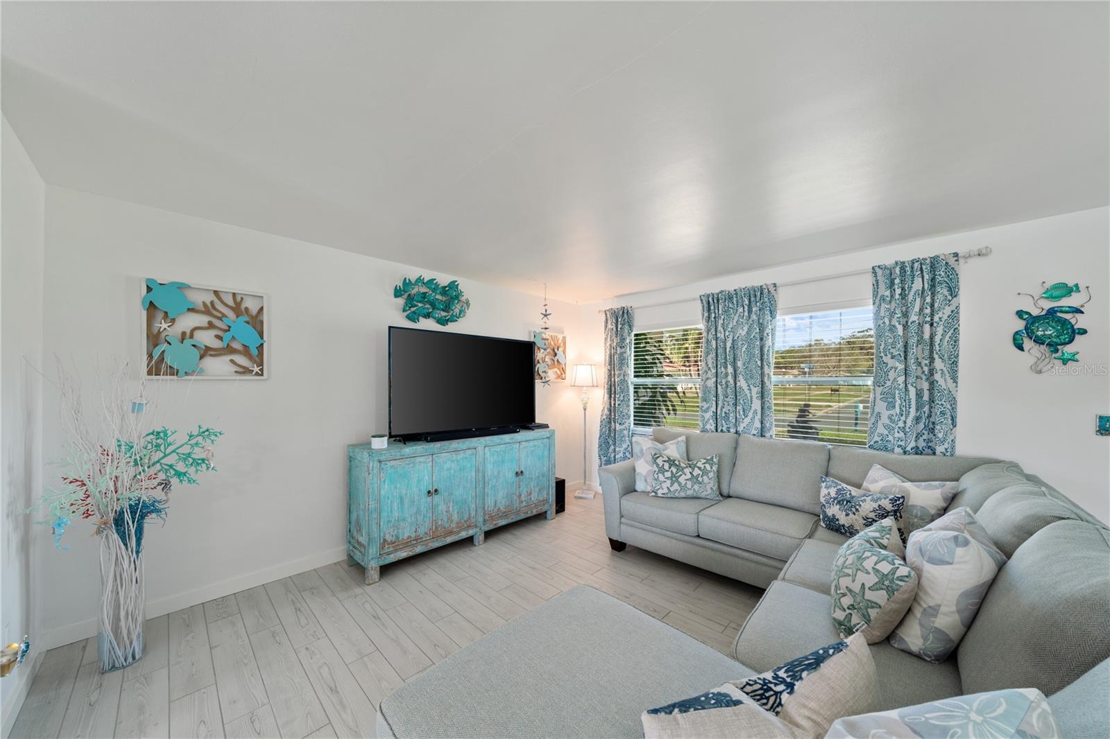 632 SHORE DR — photo 13