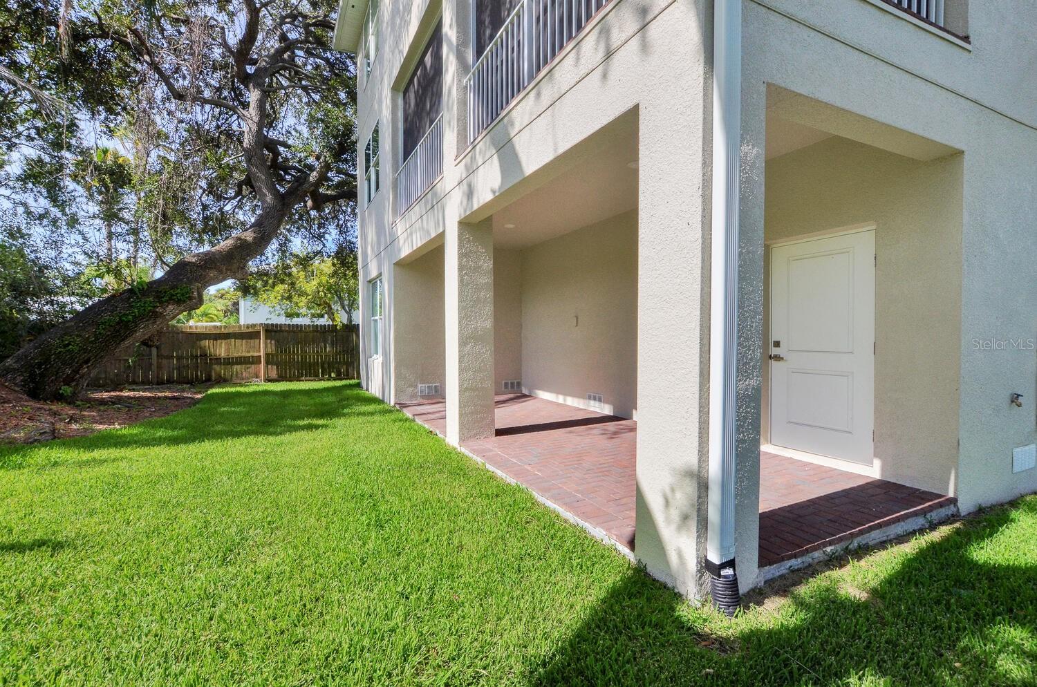 7210 S MASCOTTE ST — photo 3
