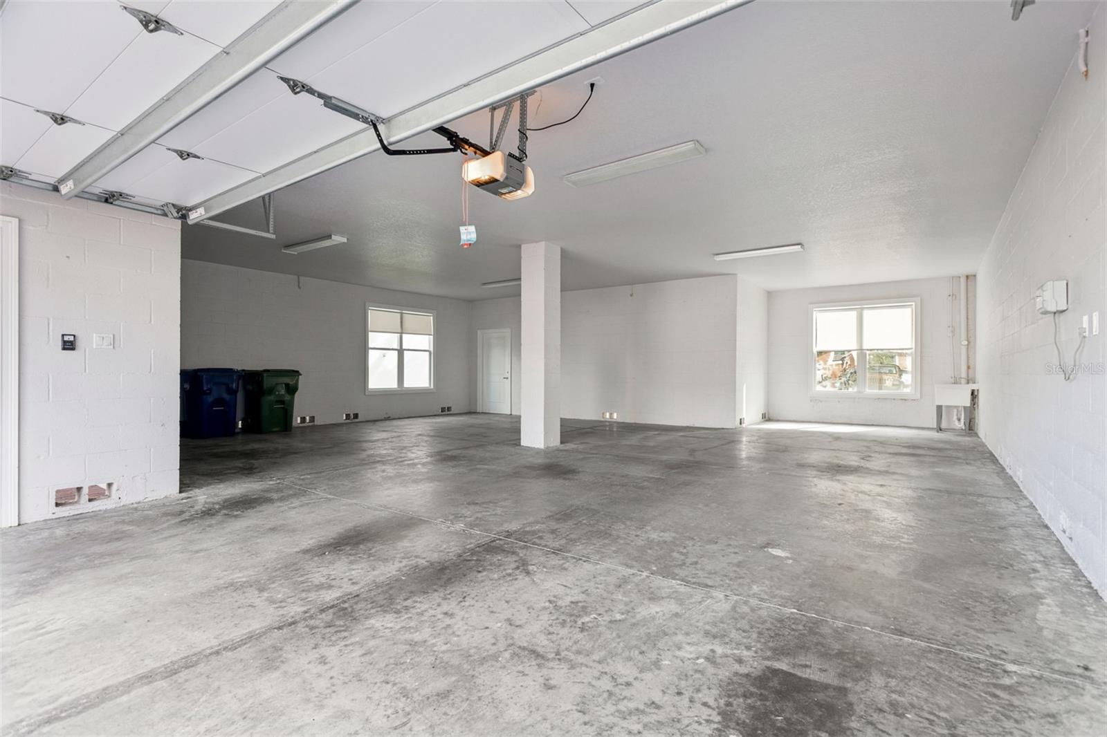 7210 S MASCOTTE ST — photo 32