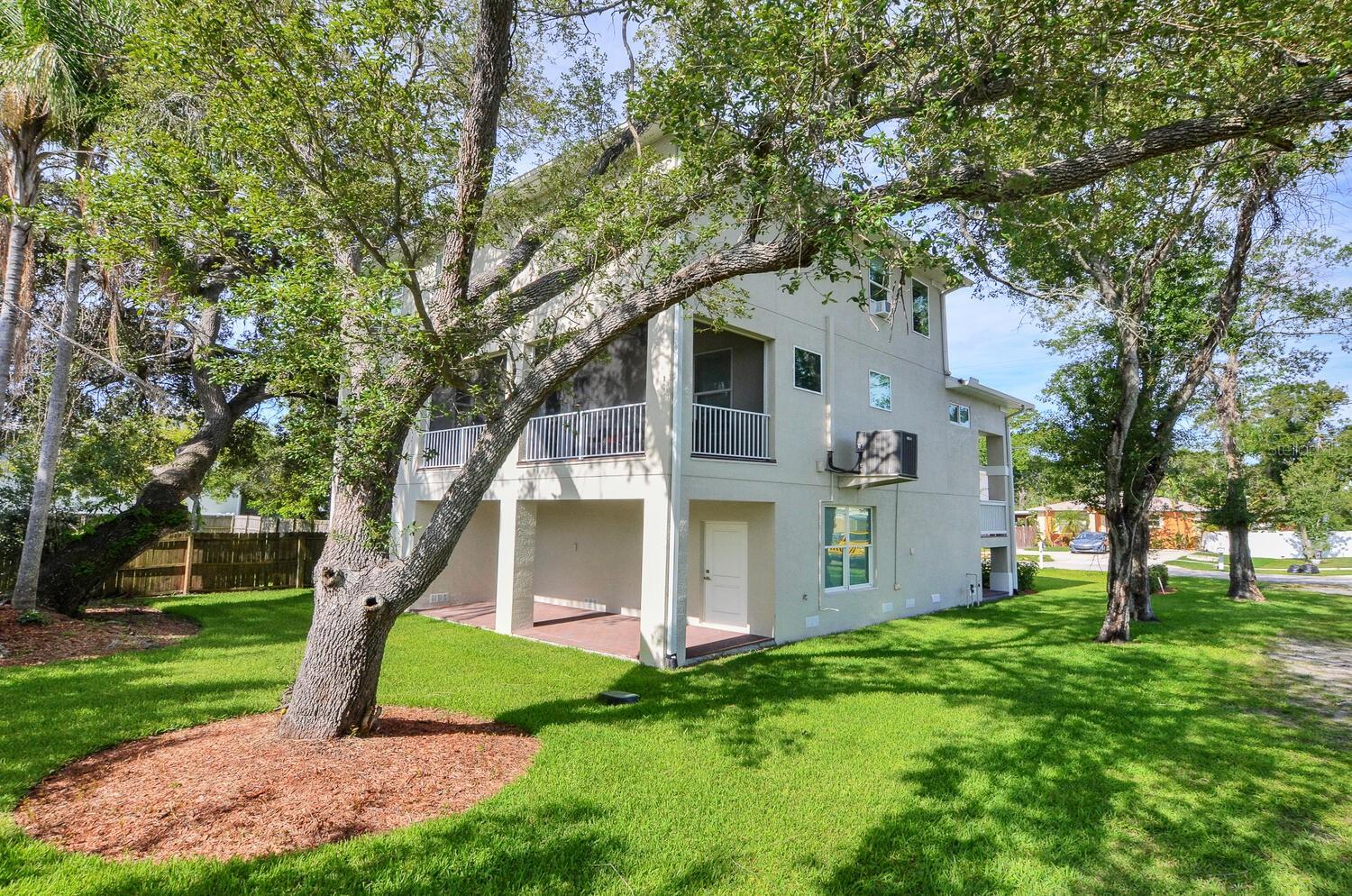 7210 S MASCOTTE ST — photo 5