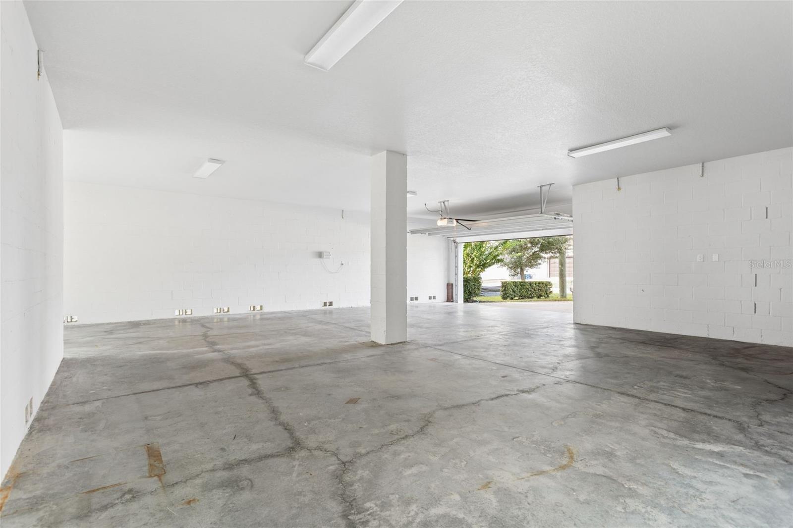 7210 S MASCOTTE ST — photo 31