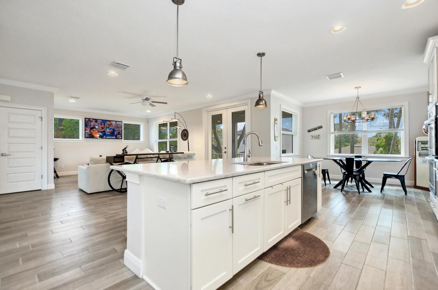 7210 S MASCOTTE ST — photo 16